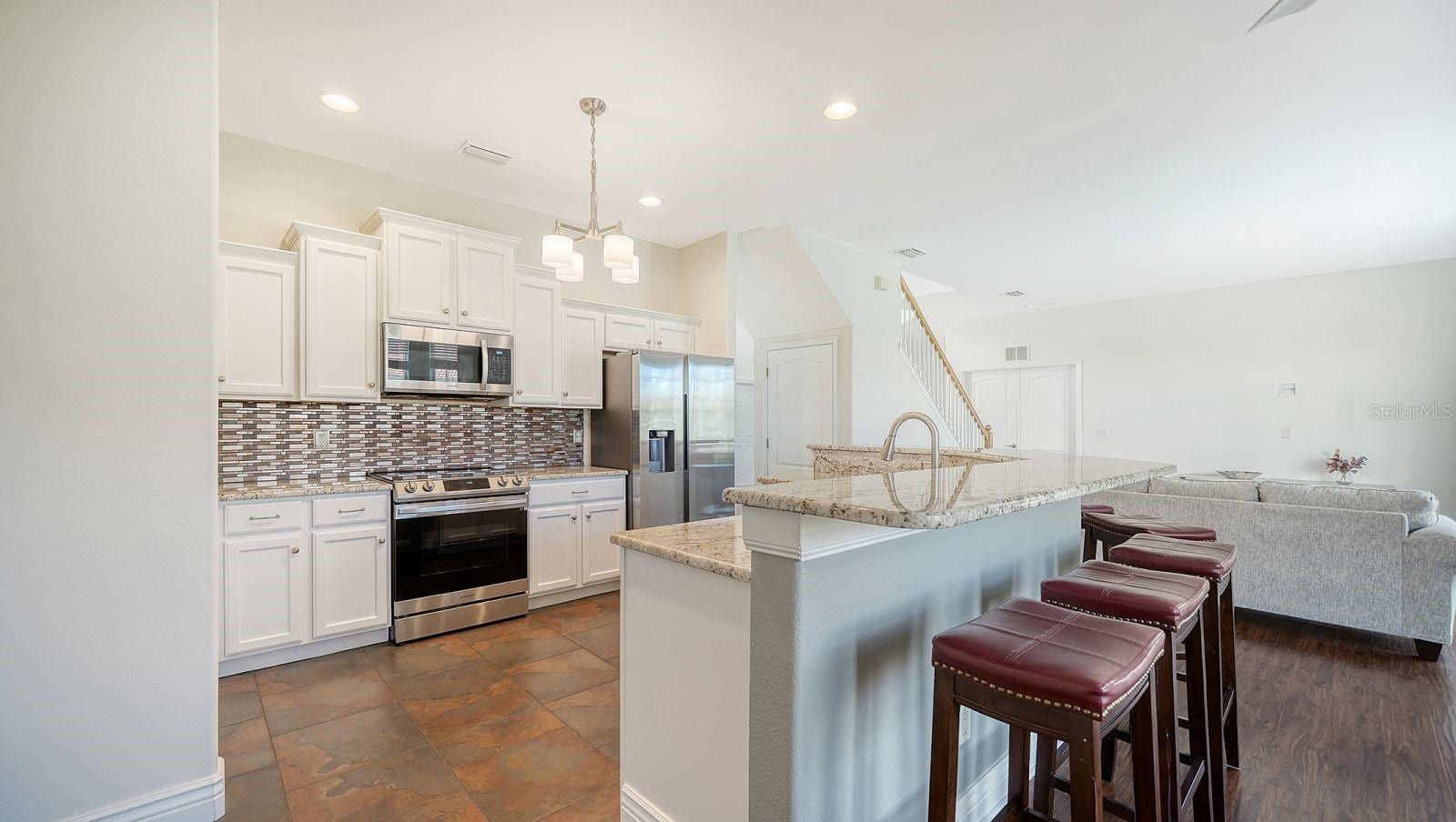 152 New Briton CT photo 2