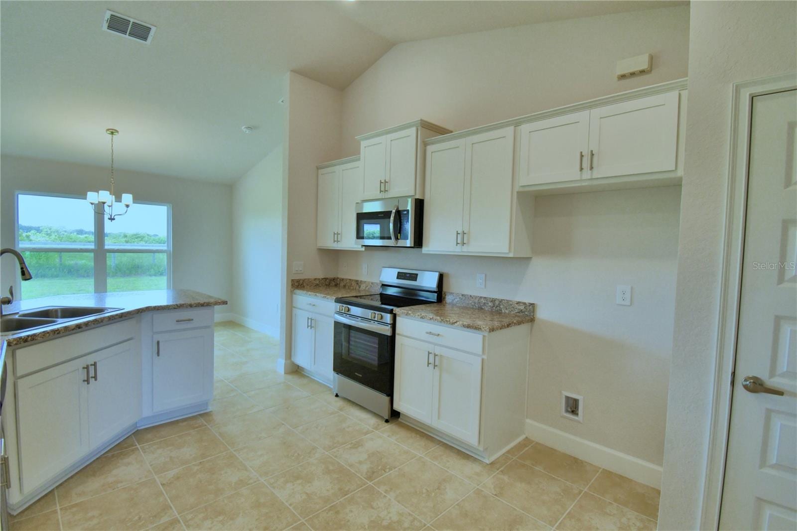 4426 Juneberry Dr photo 4