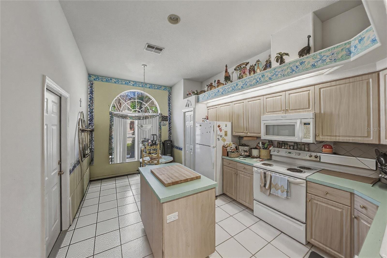 4336 Winding Oaks Cir photo 3