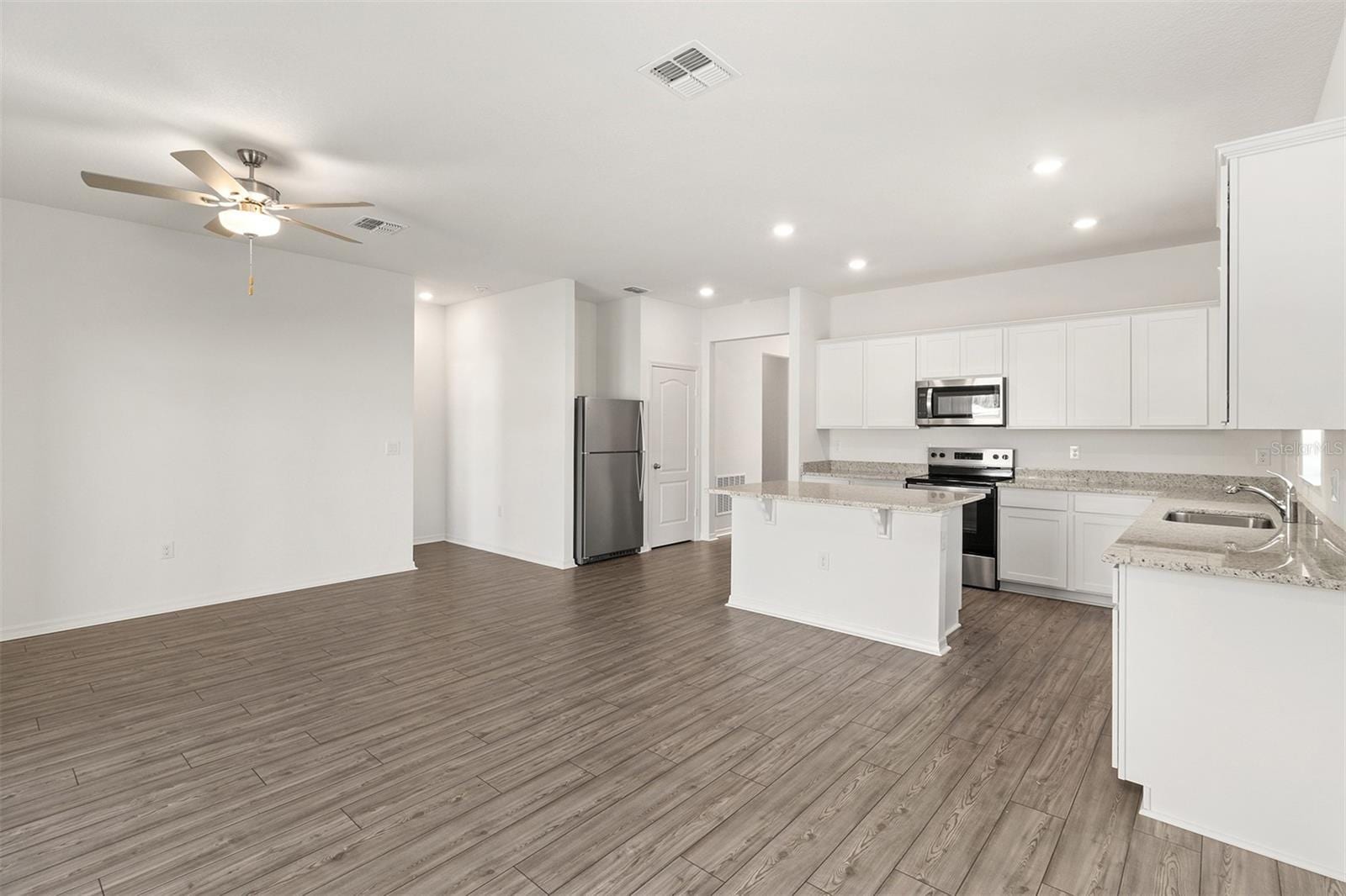 1629 Nantucket Way photo 5