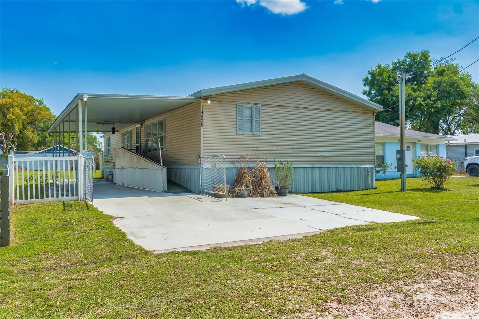 14926 Douglas St photo 2