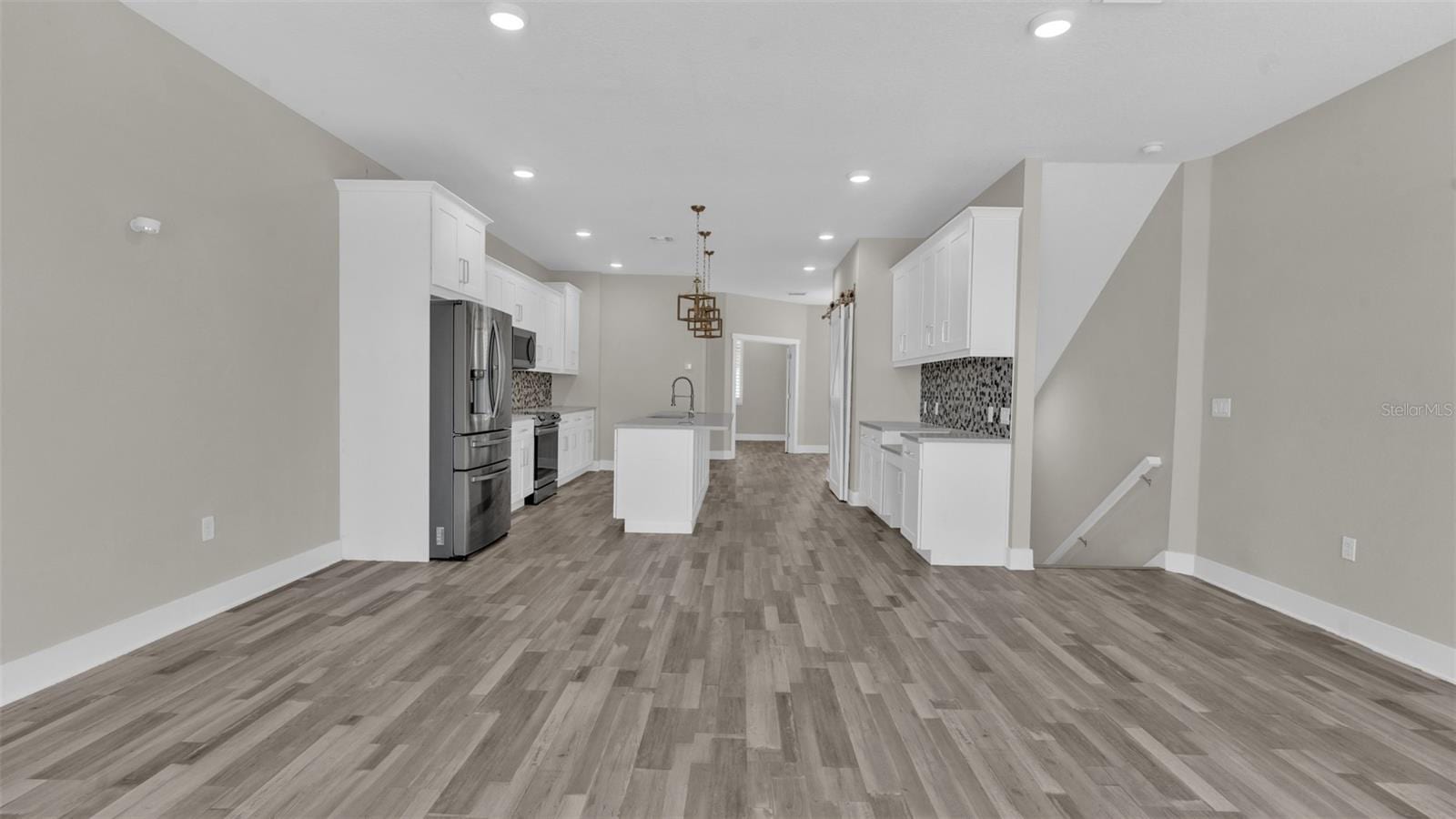 1237 Savona Dr NE photo 5