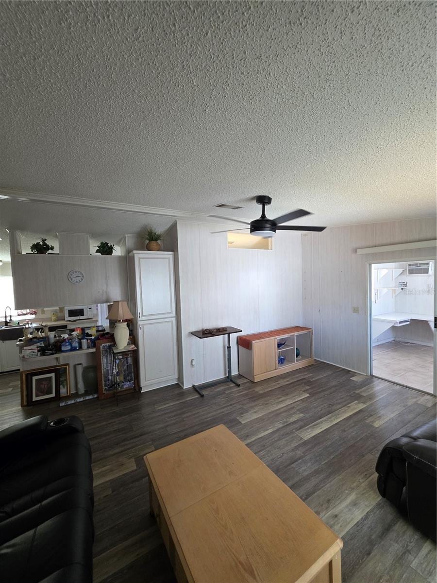 340 Canal Way photo 5