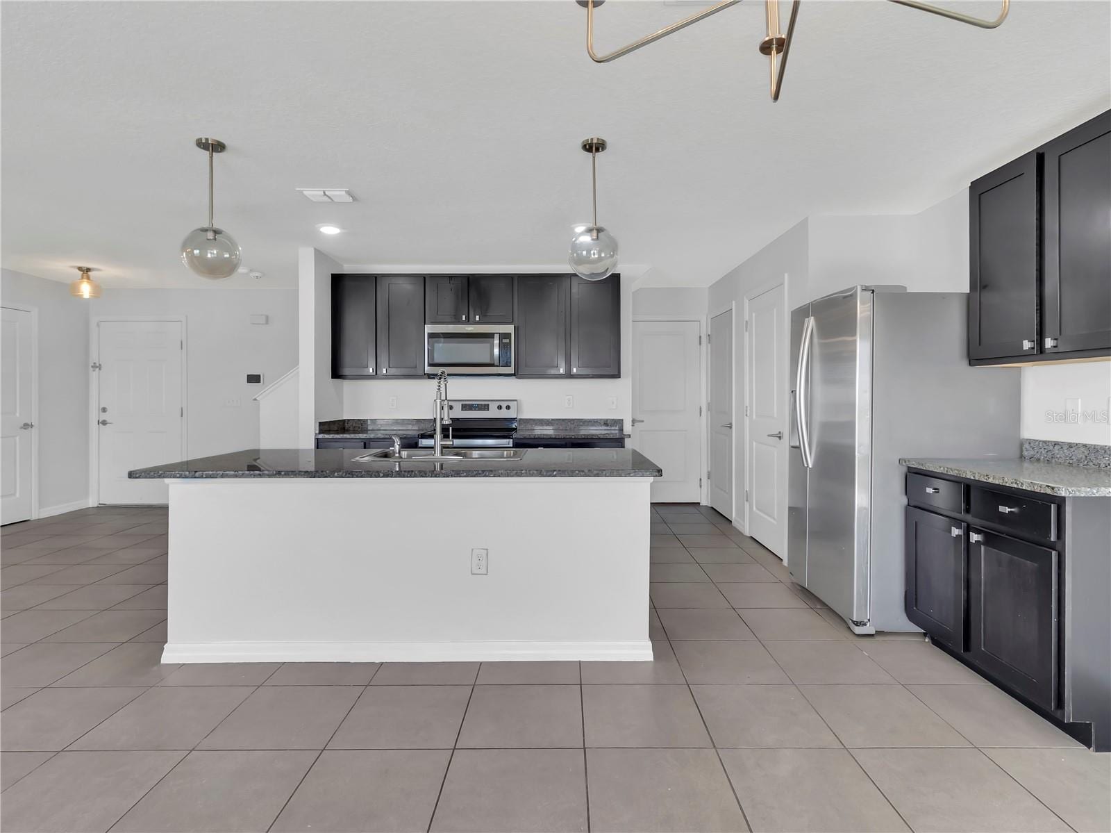 602 Olive Conch St photo 5