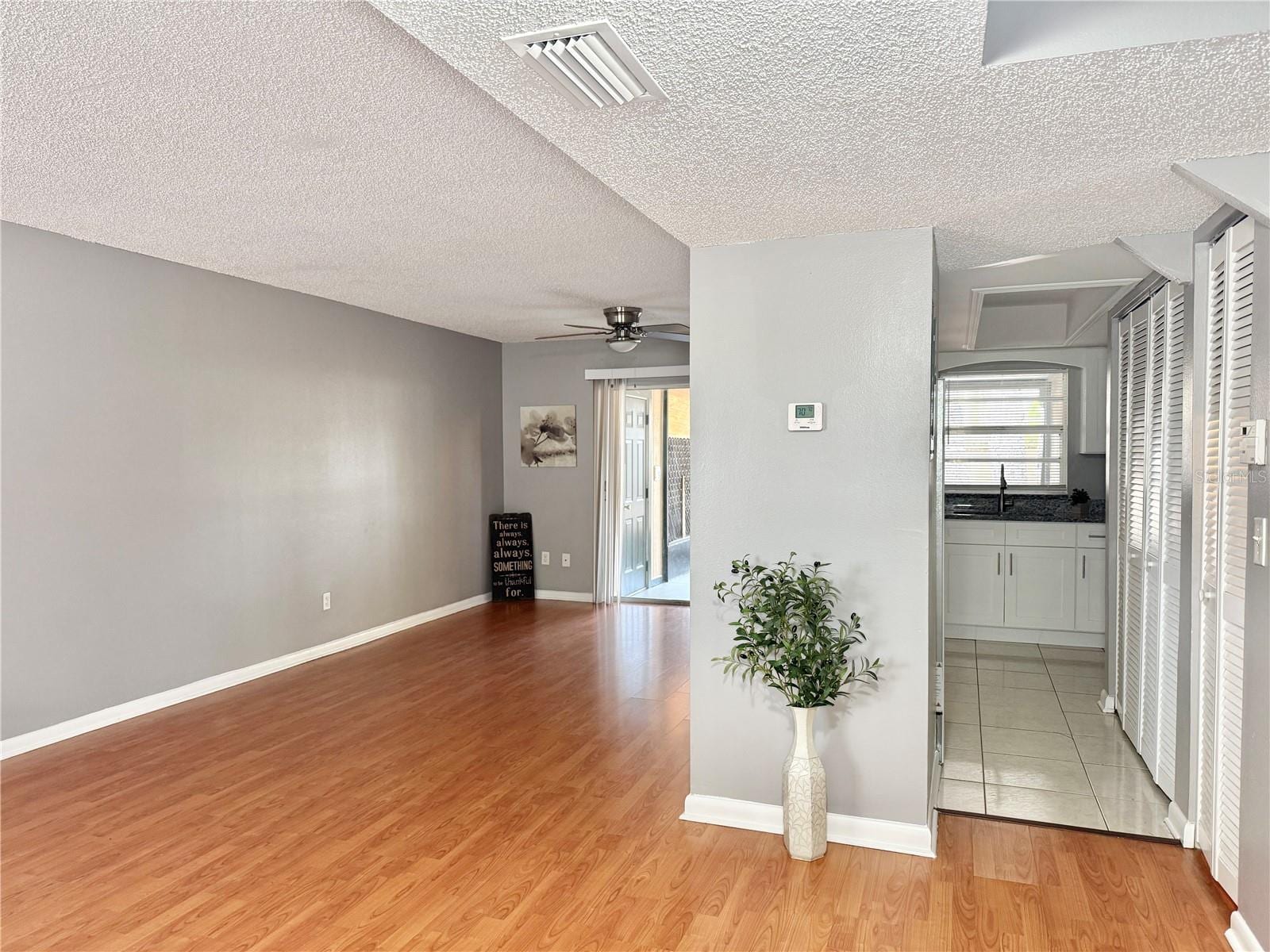 5156 Tennis Court Circle photo 2