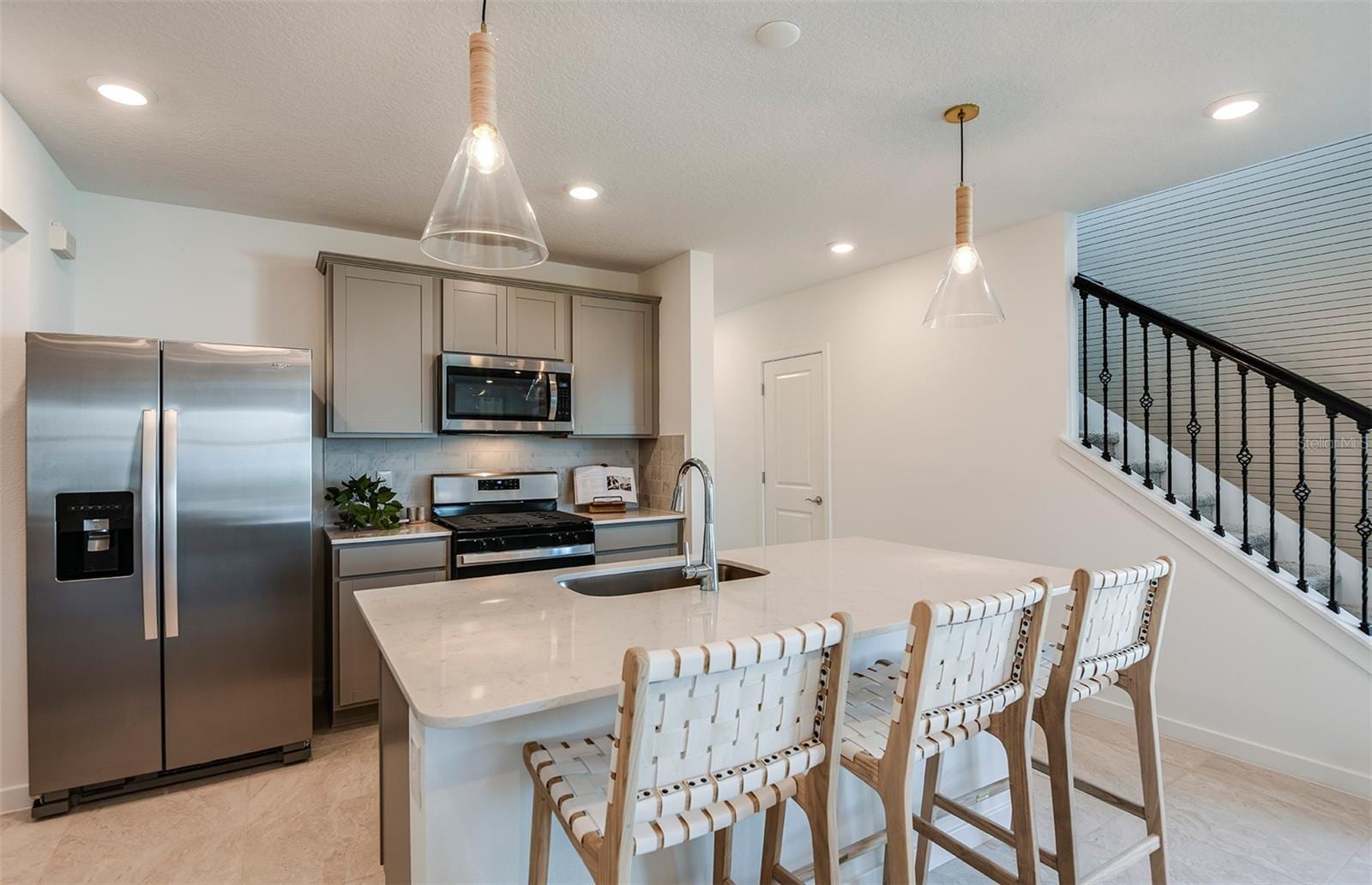 1444 Hamilton Way photo 3