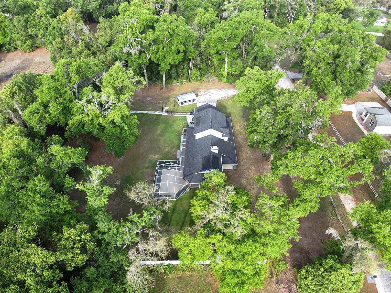 2119 Shady Oaks Dr photo 4