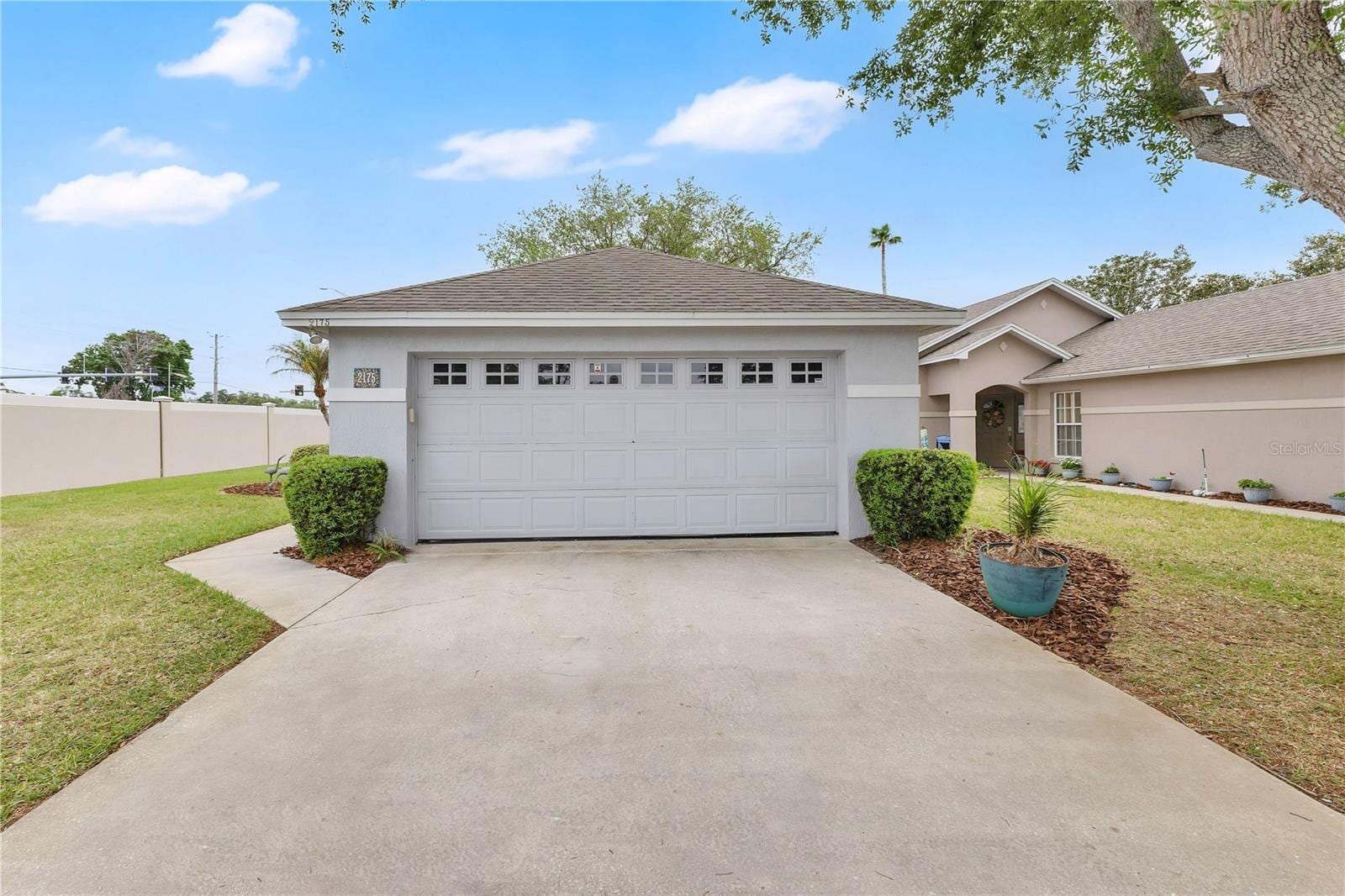 2175 Stoney Pointe Dr photo 2