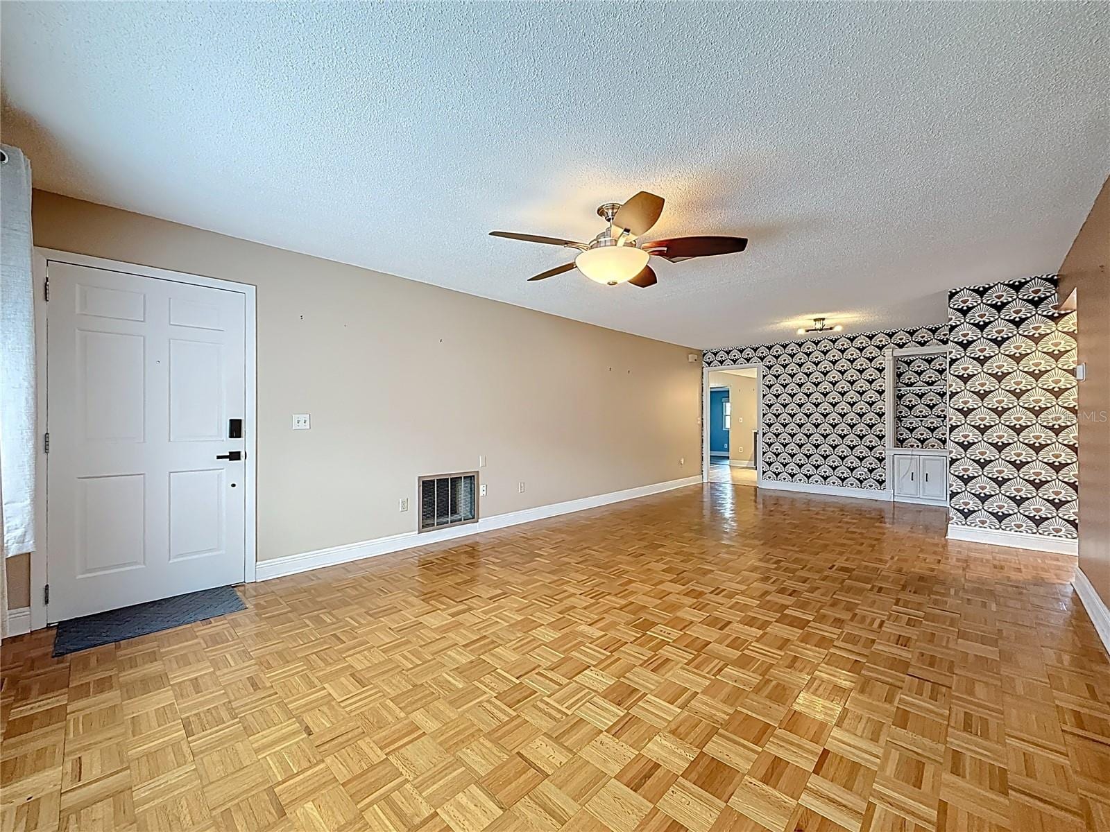 403 Mindy Dr photo 5