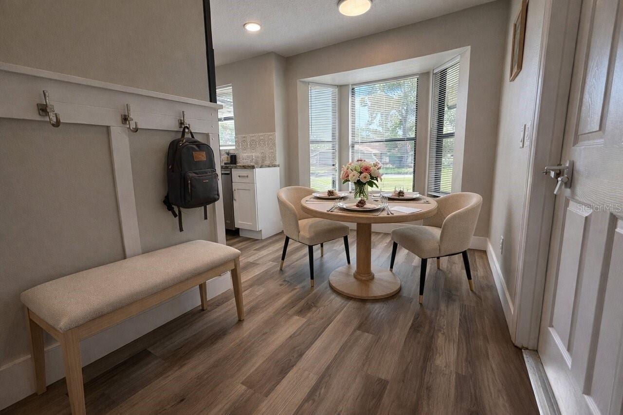 1413 Sandalwood Dr photo 3