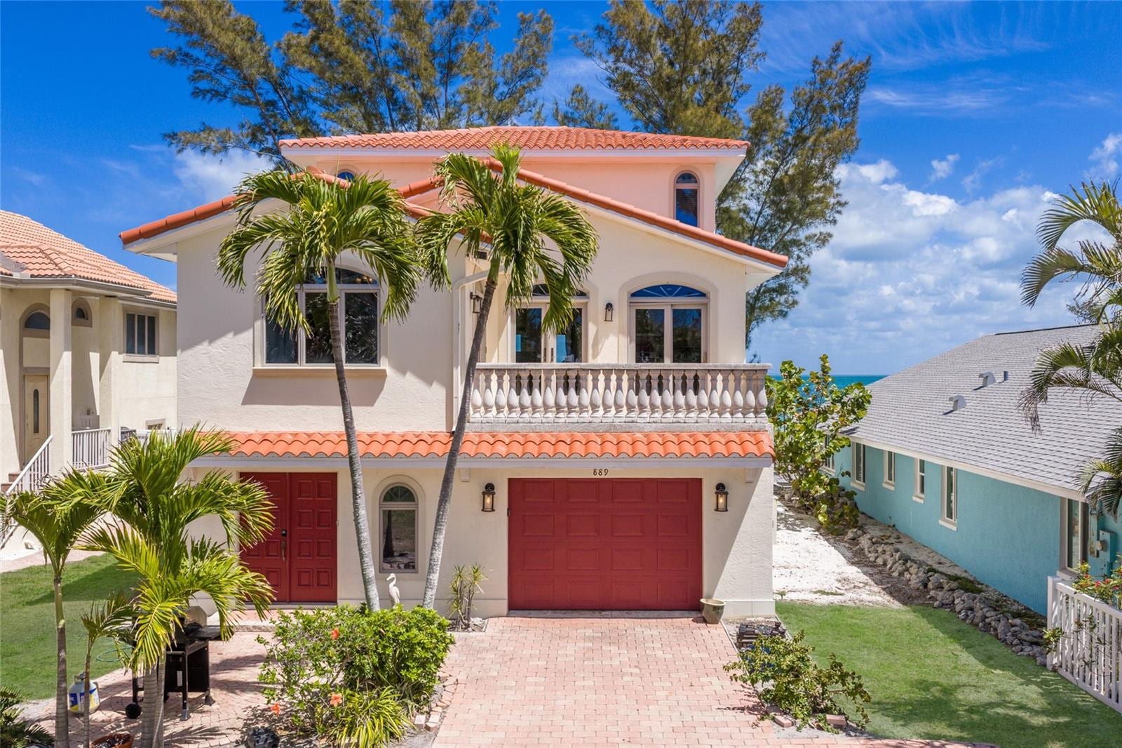 889 N Shore Dr photo 3