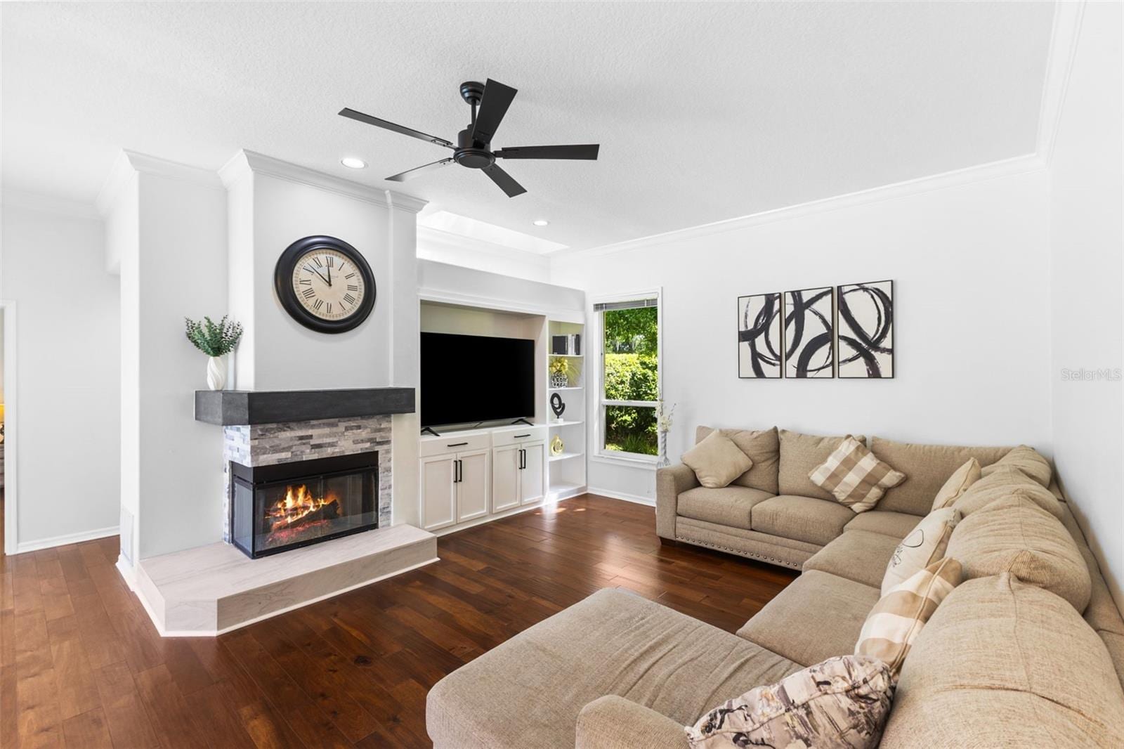 4647 Berwyn CT photo 4