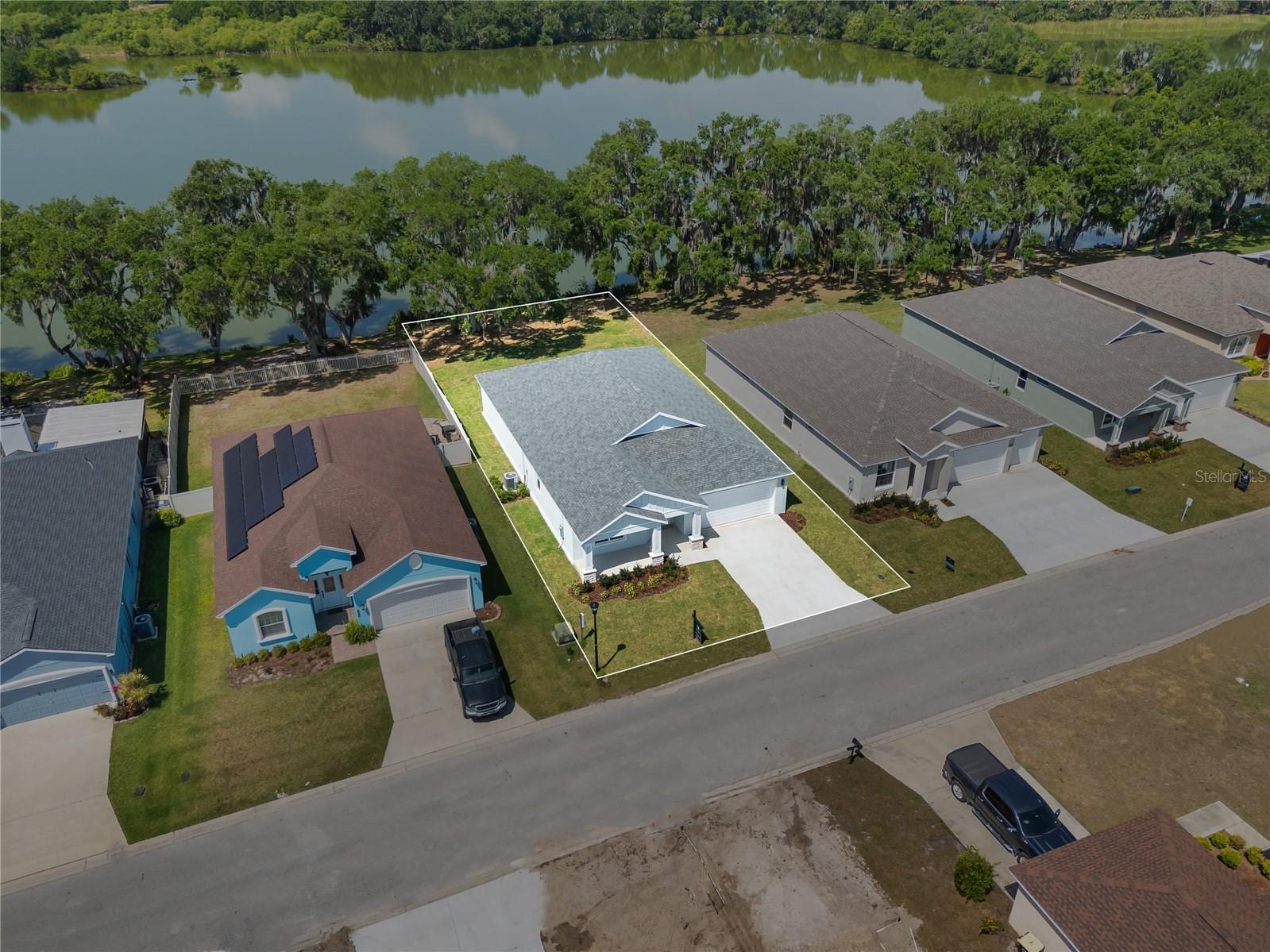4545 Fairway Oaks Dr photo 2