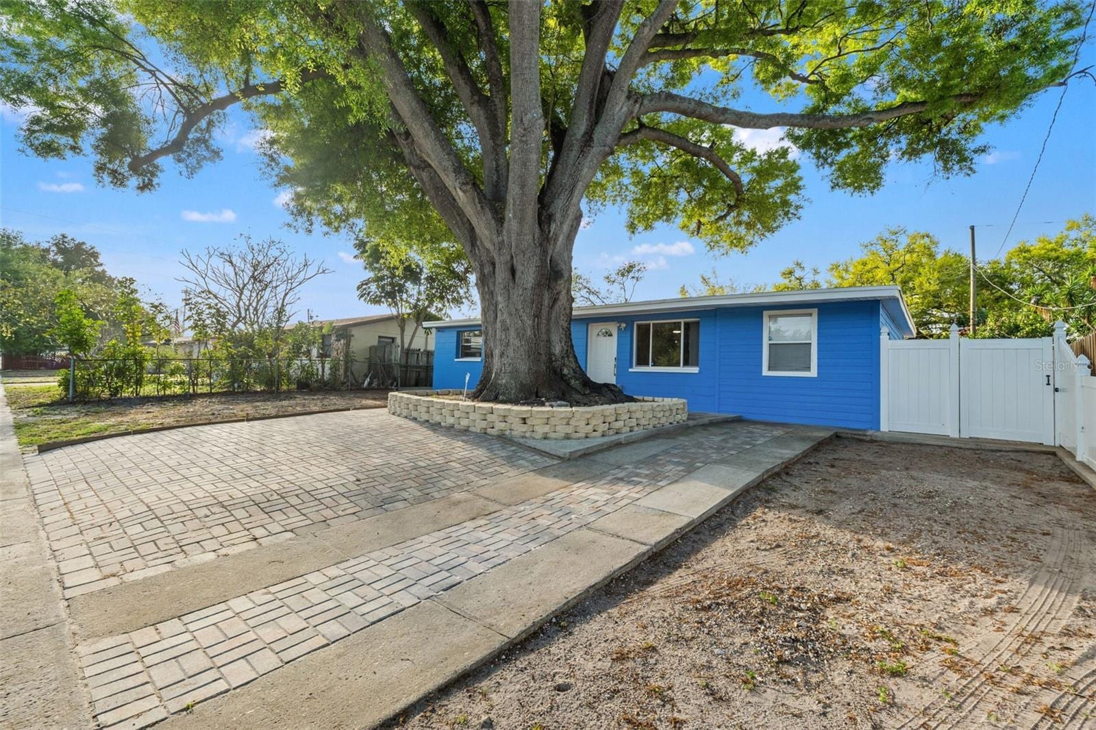 8996 Southern Comfort Dr photo 2