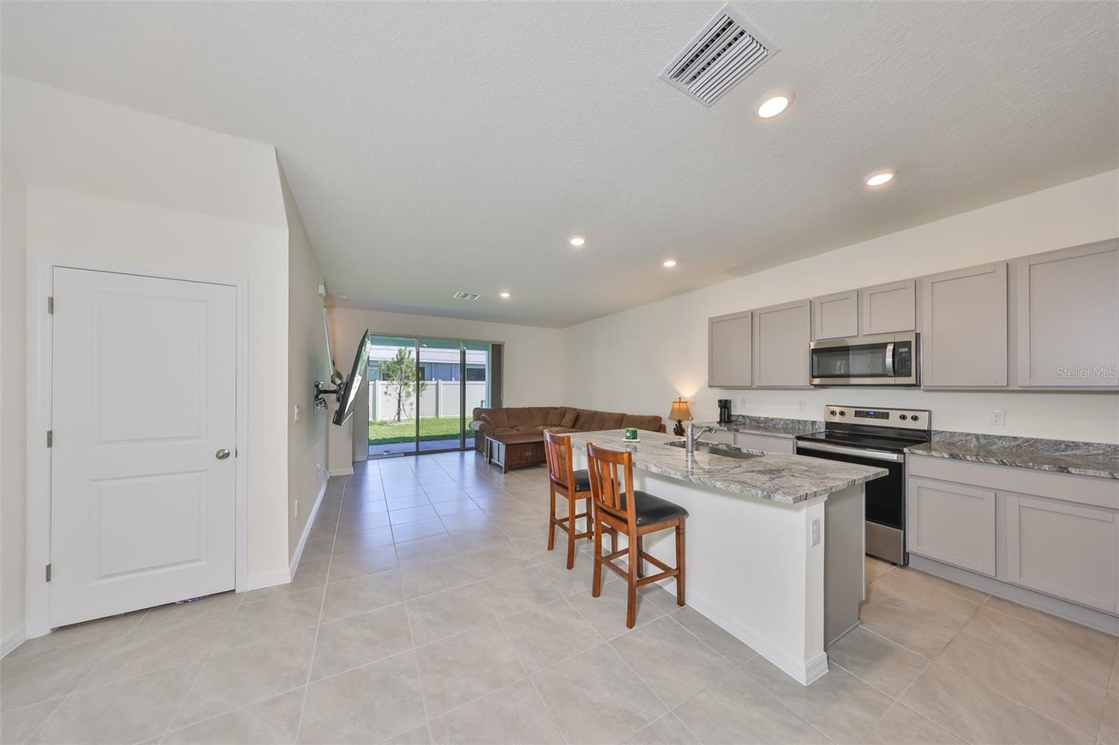 1504 Colt Creek Pl photo 2