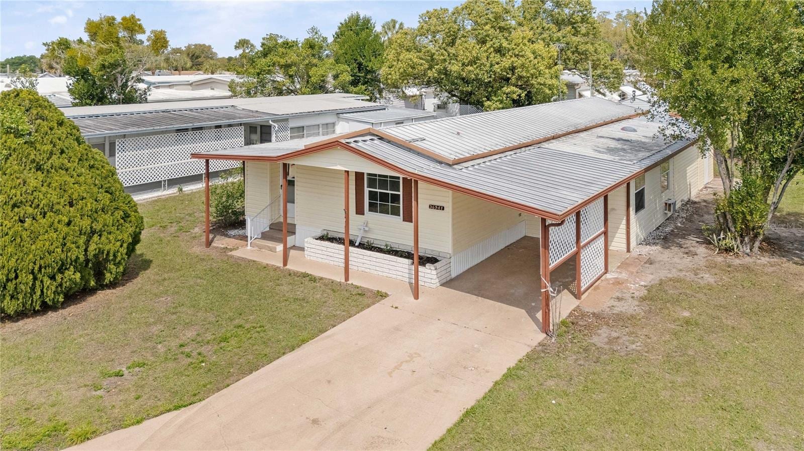 36941 Beth Ave photo 2