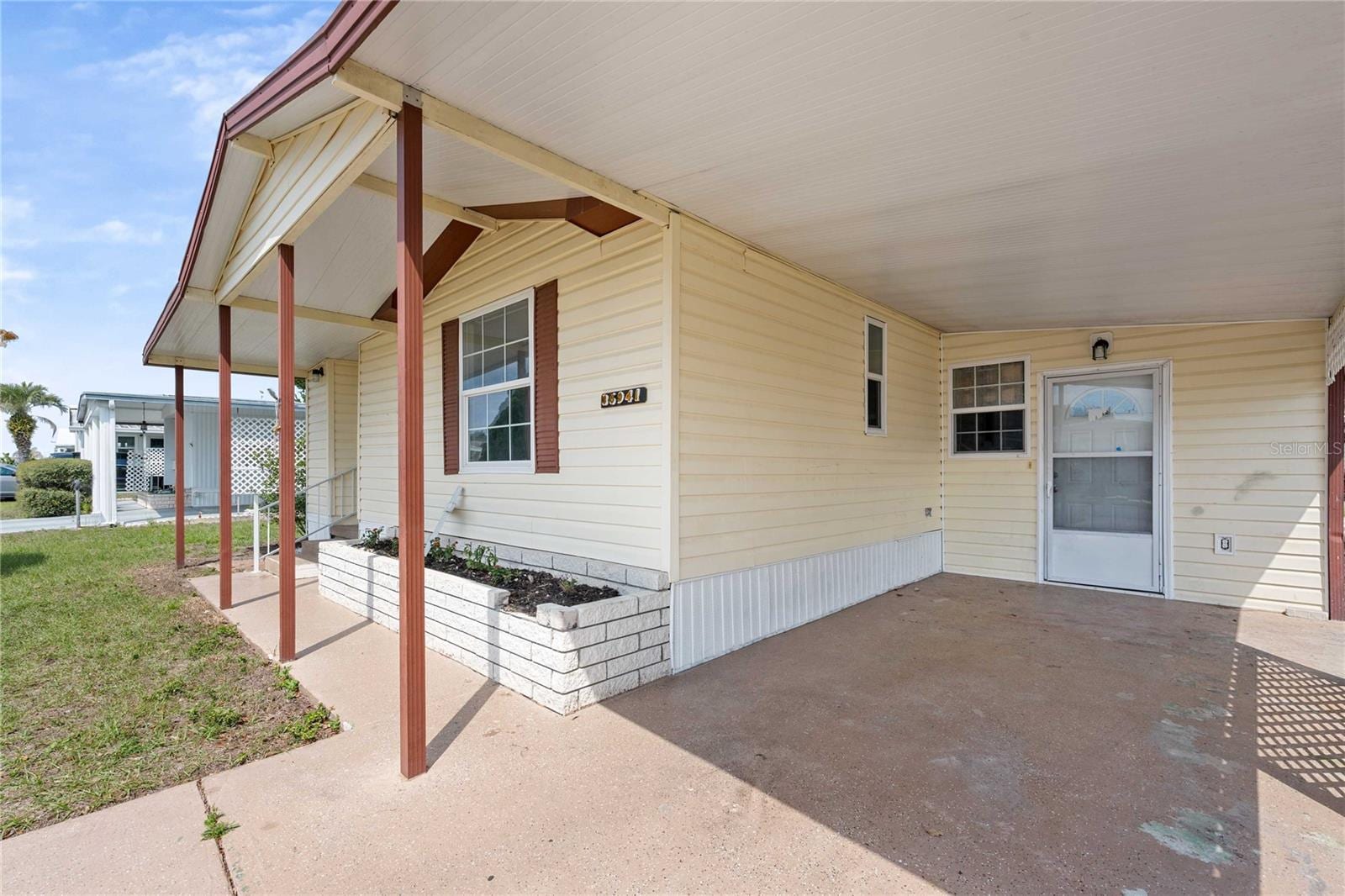 36941 Beth Ave photo 3