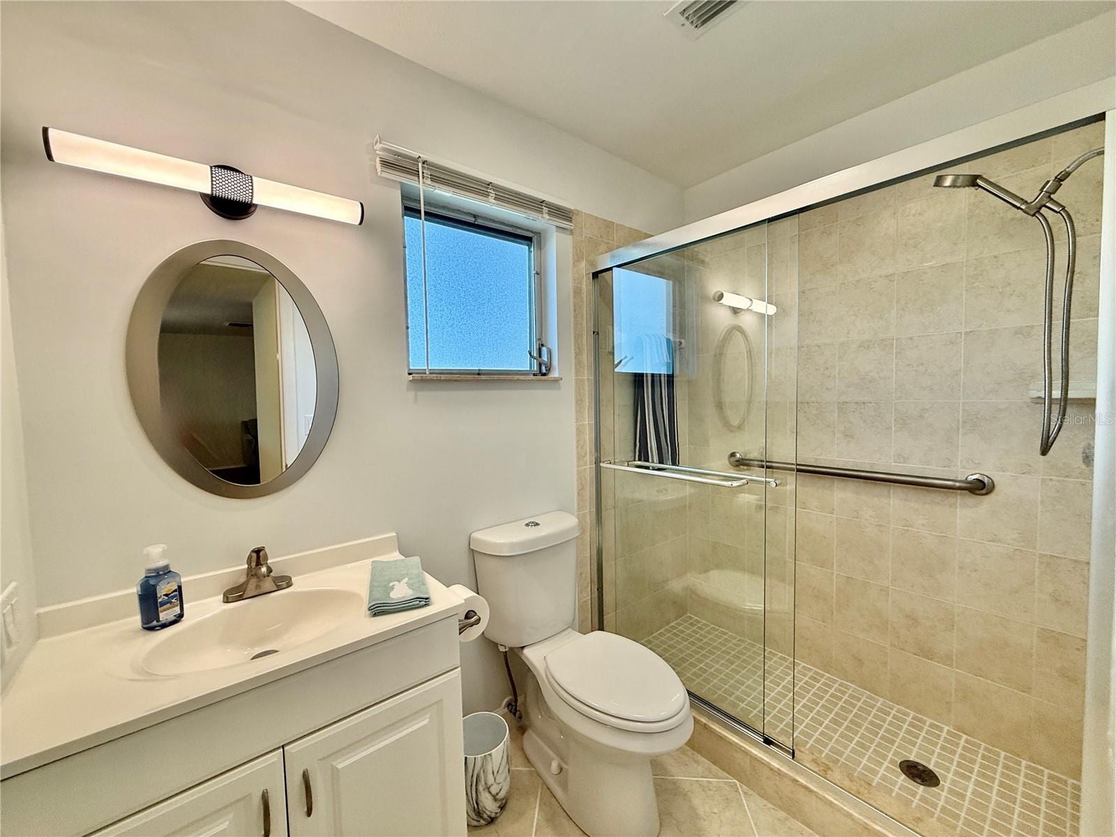 2221 Orange Blossom Ln photo 3