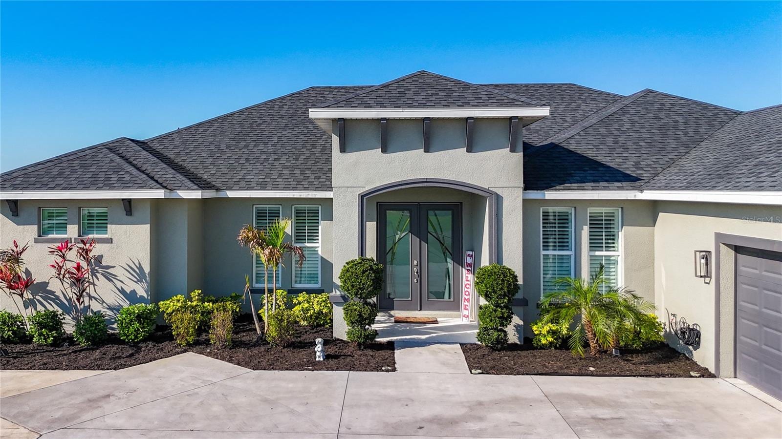 5216 Lake Venice Dr photo 2