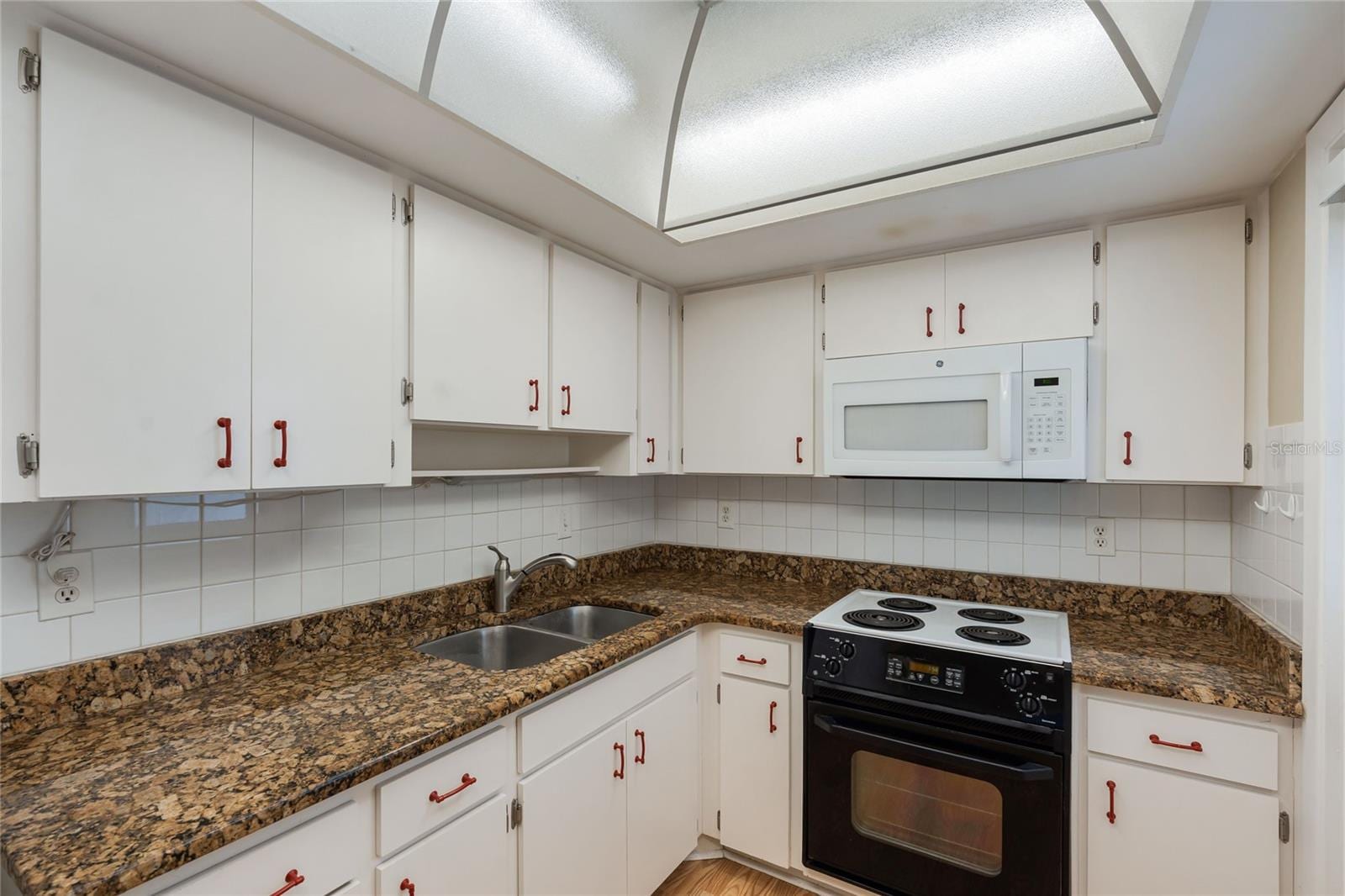 5972 Hibiscus Dr #207 photo 3