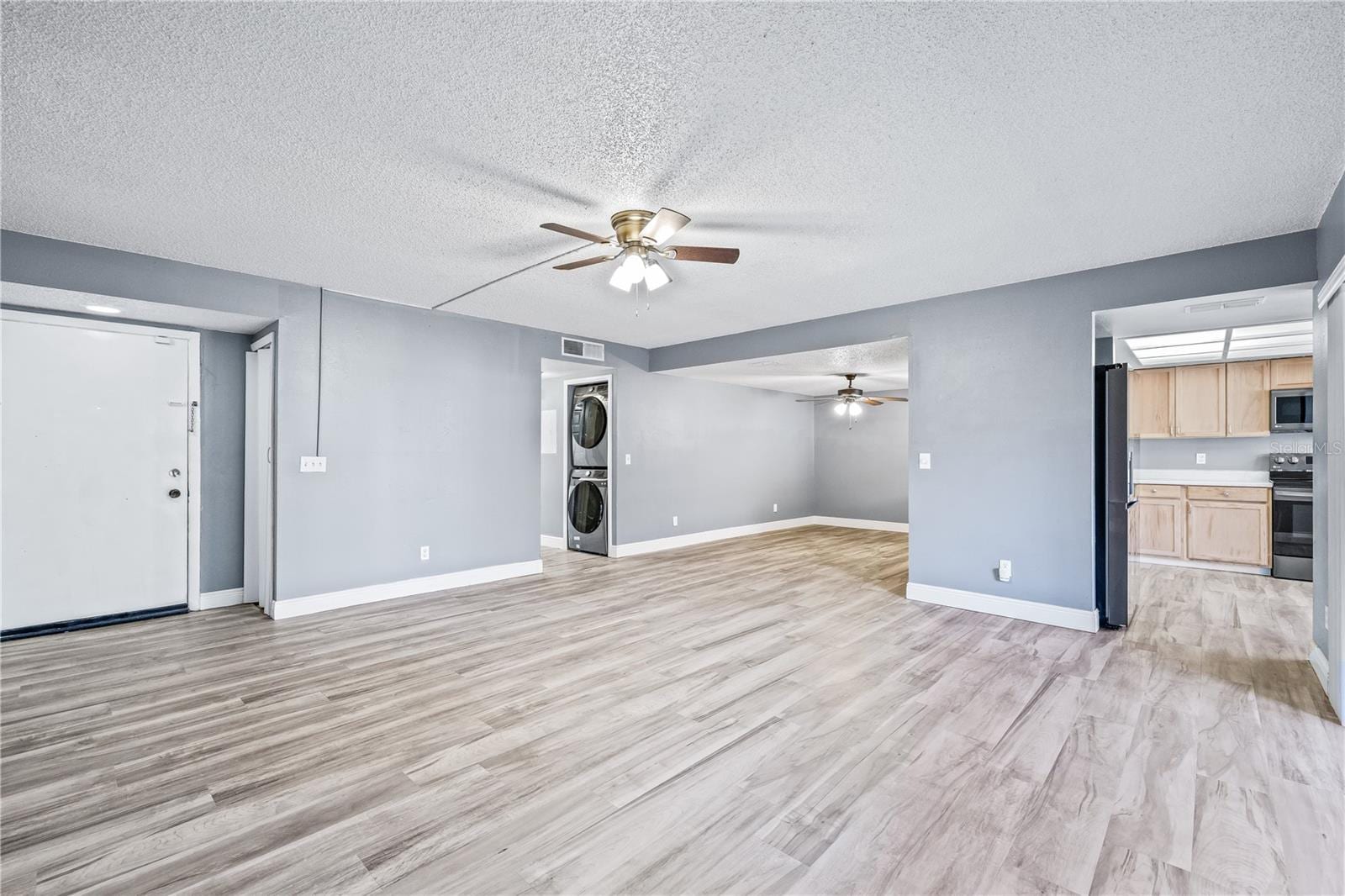 5169 Puritan Cir photo 3