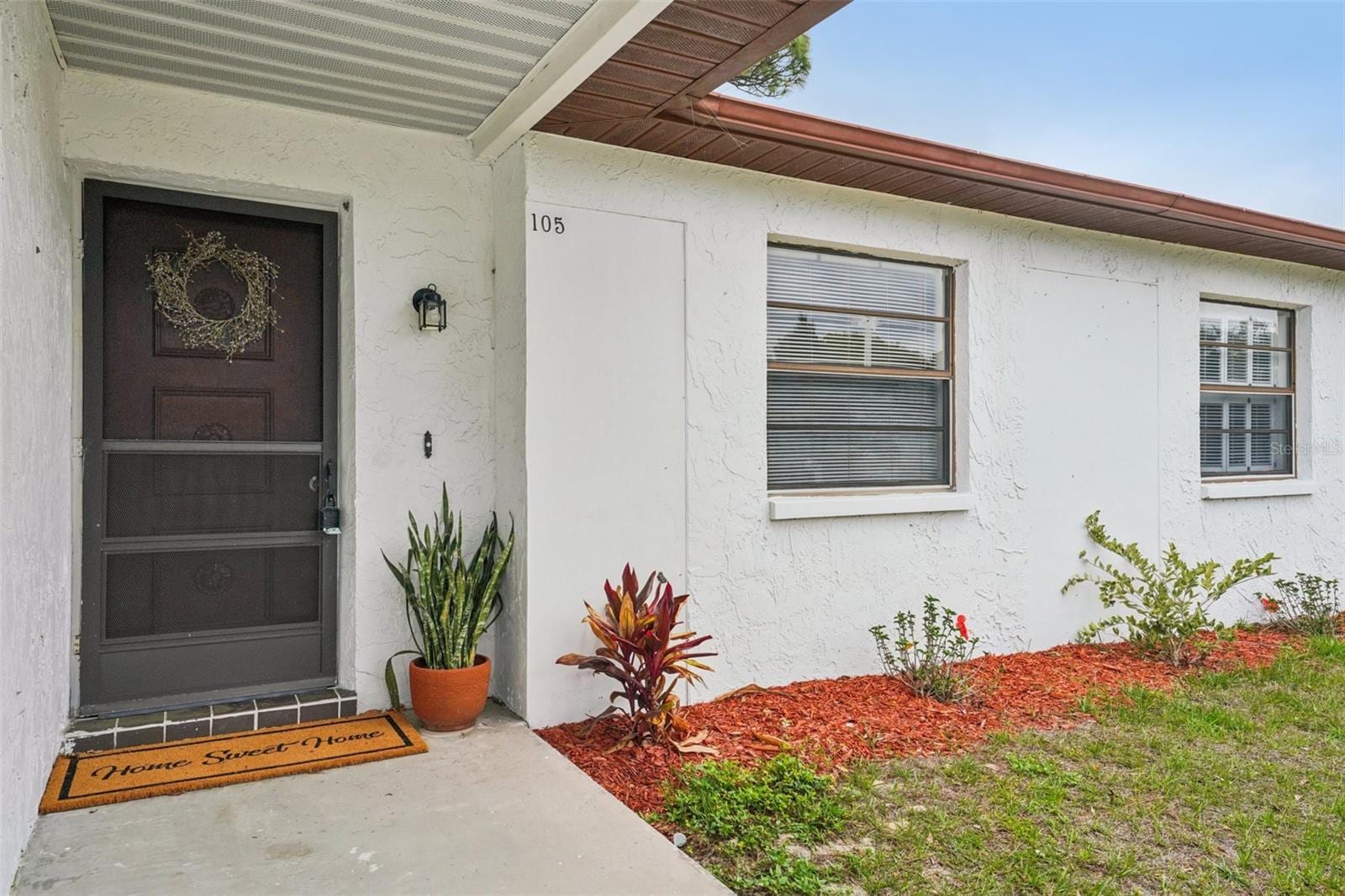 105 Lotus Cir photo 2