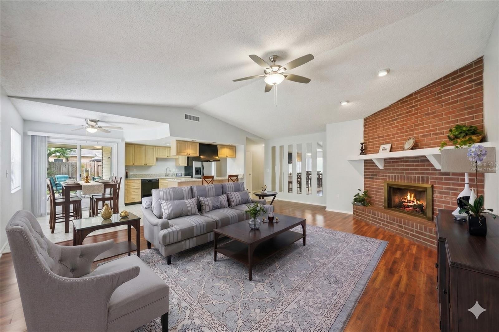 105 Lotus Cir photo 5