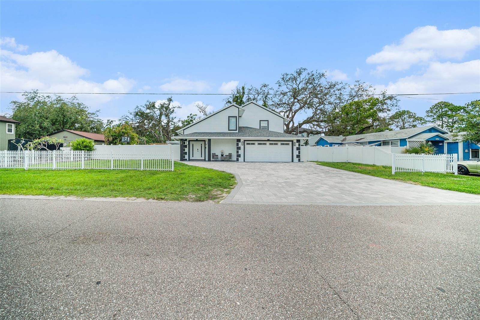 8502 May St photo 4