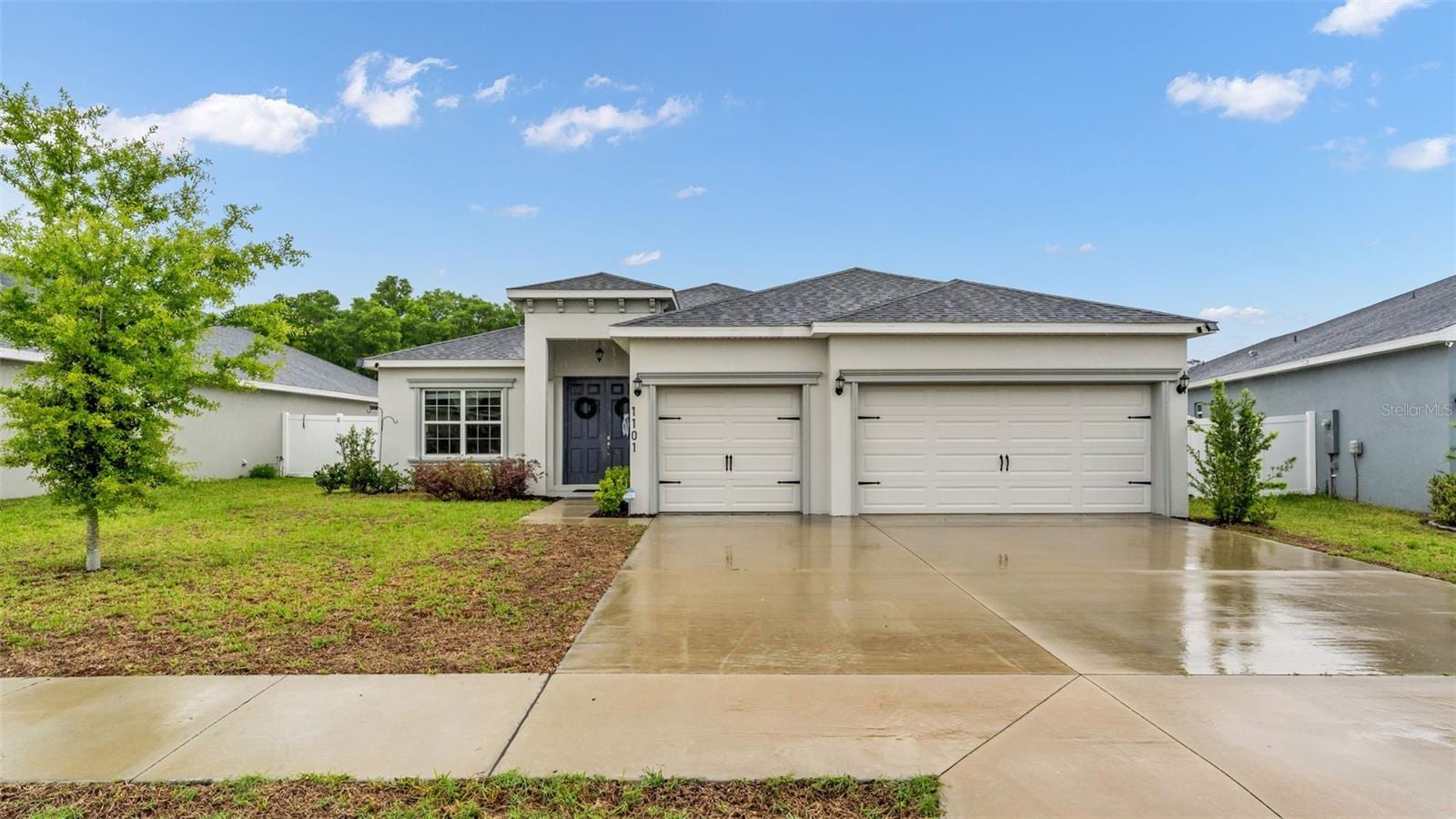 1101 Montgomery Ln photo 2