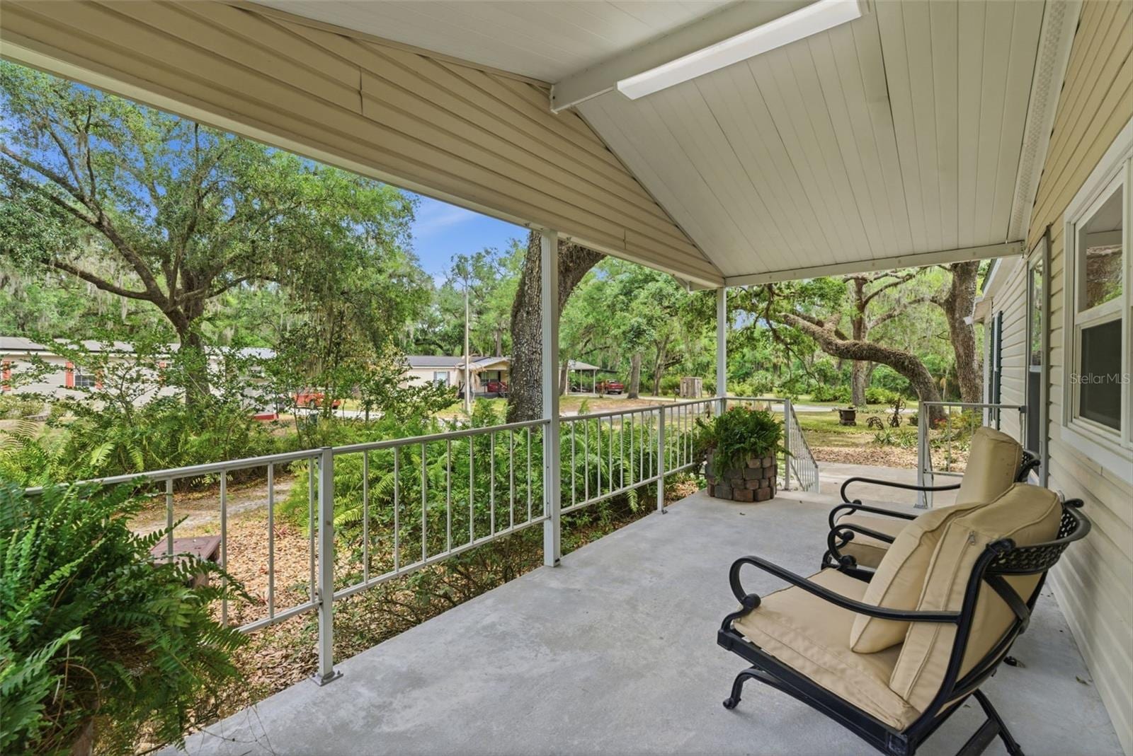 9101 Wood Terrace Dr photo 2