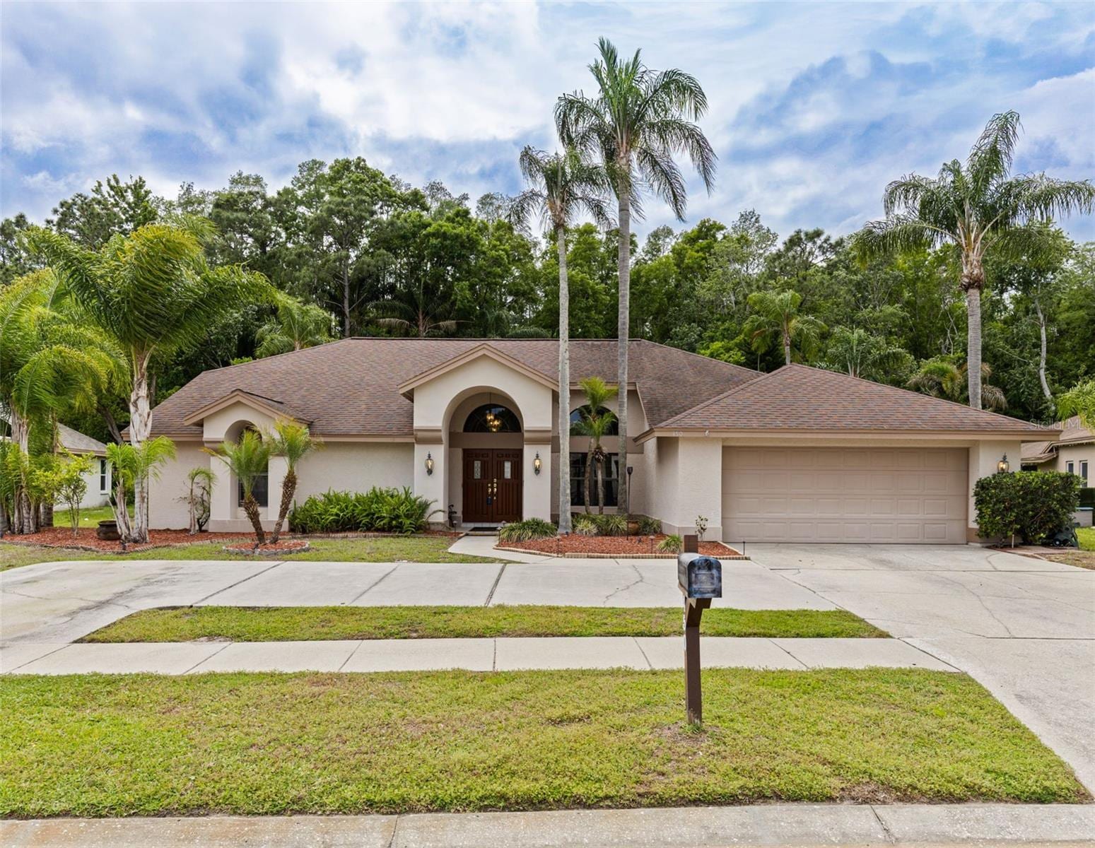 450 Waterford Cir E photo 2