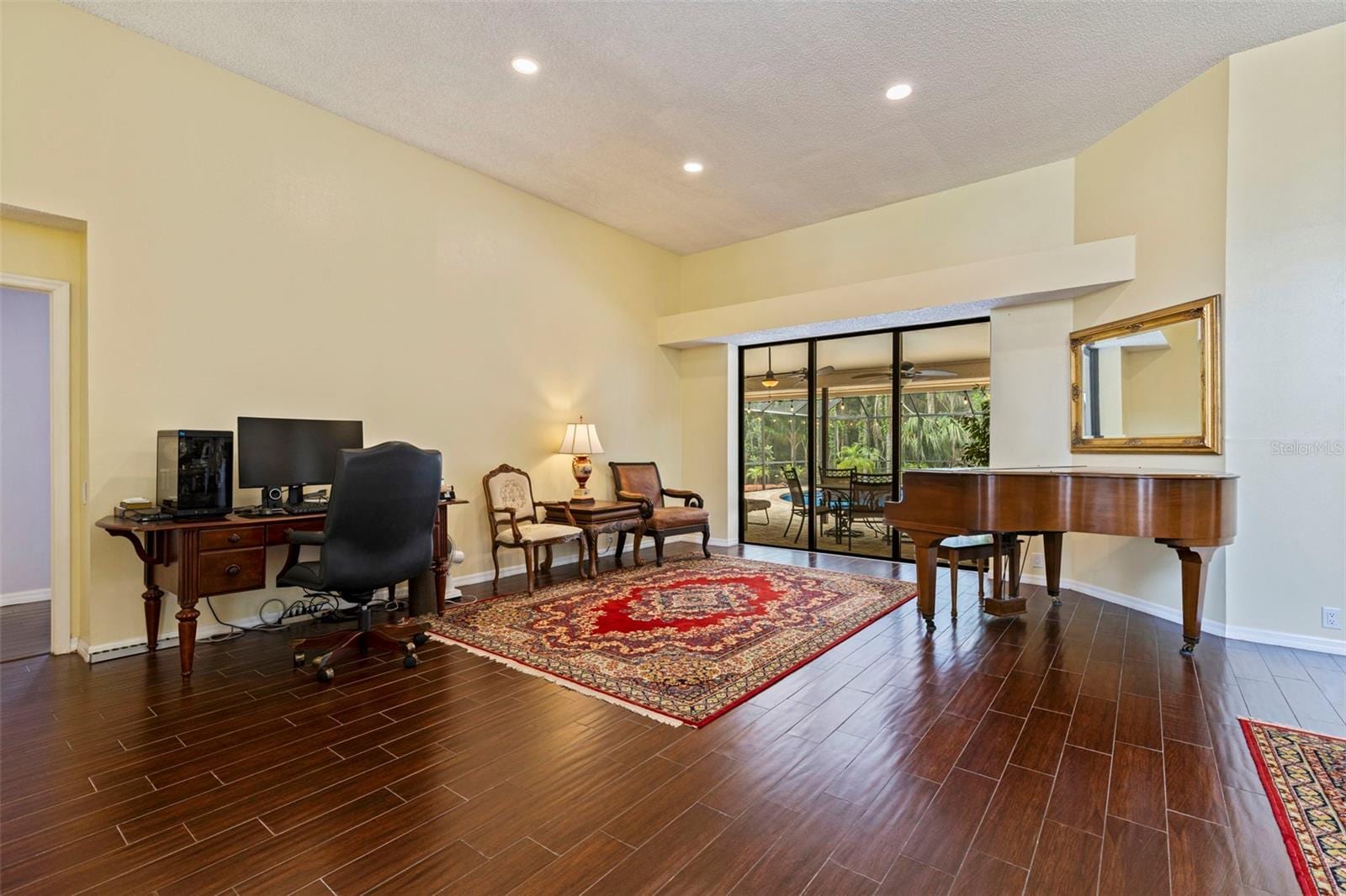450 Waterford Cir E photo 4