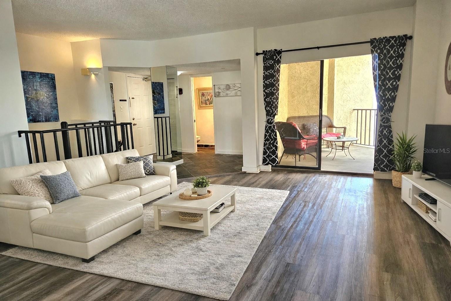 602 Lime Ave #203 photo 4