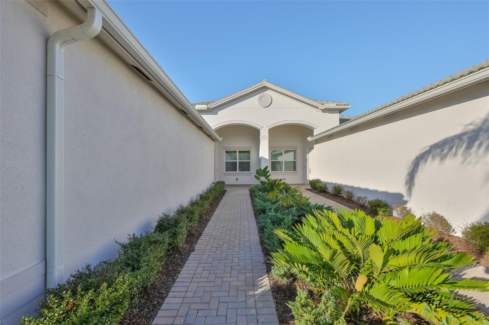 4906 Avila Lakes Dr photo 3