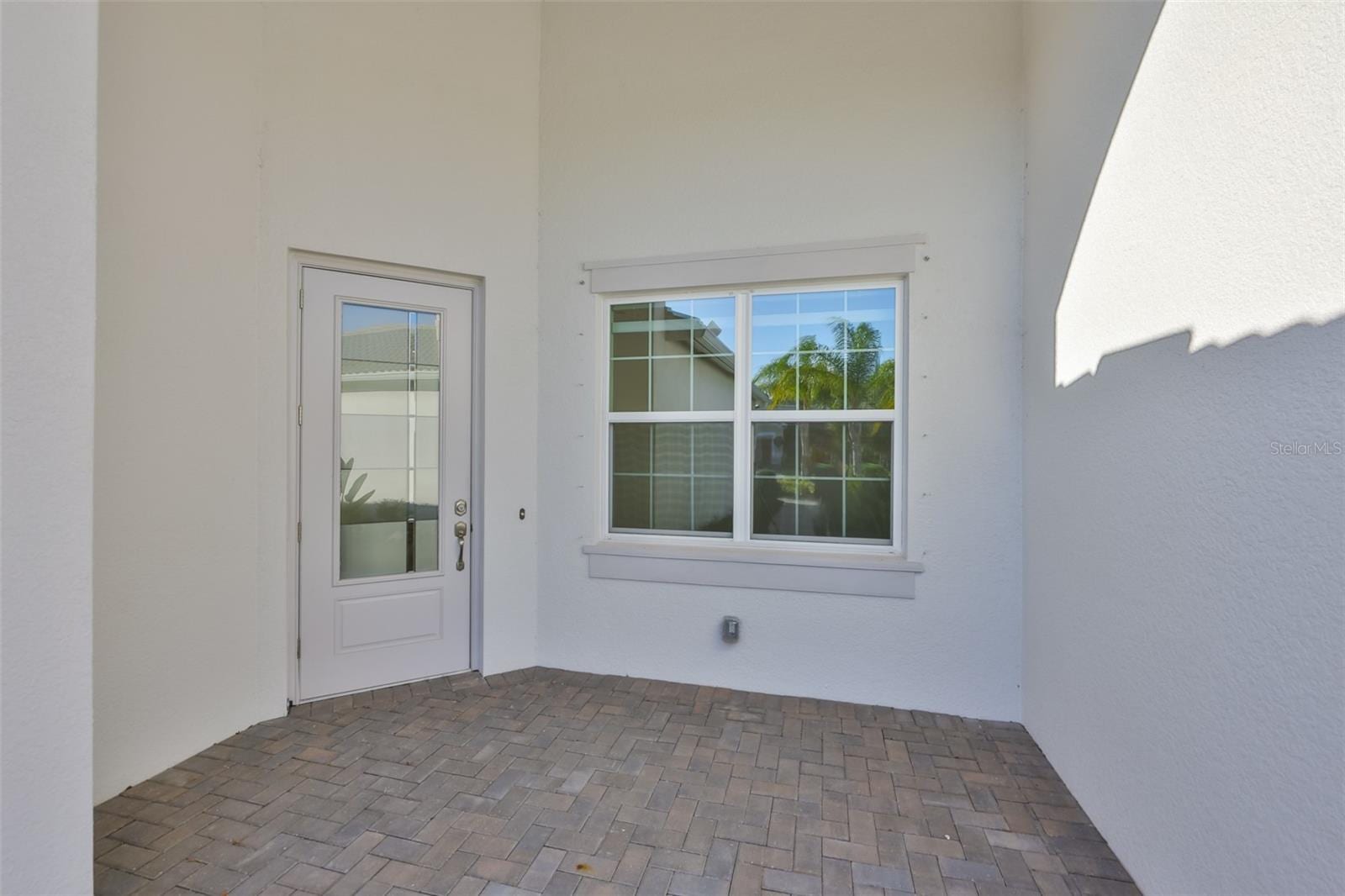 4906 Avila Lakes Dr photo 4