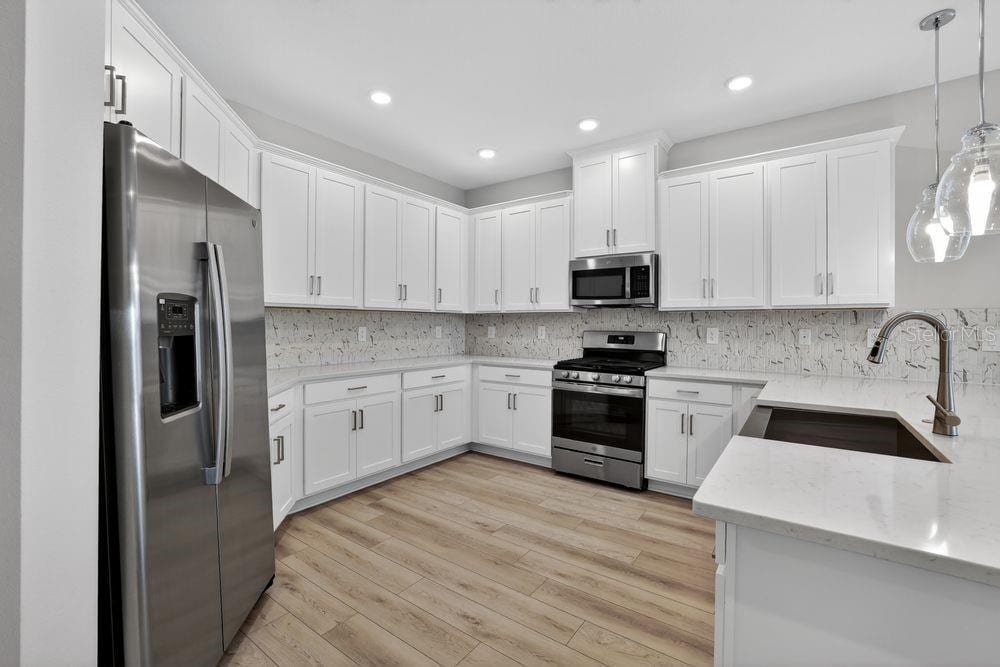 749 Steel Dr photo 4