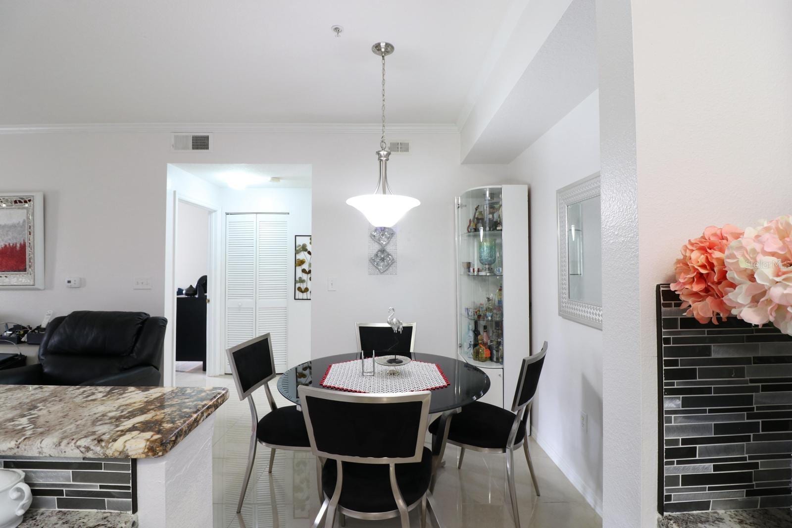 5610 Pinnacle Heights Cir #107 photo 3