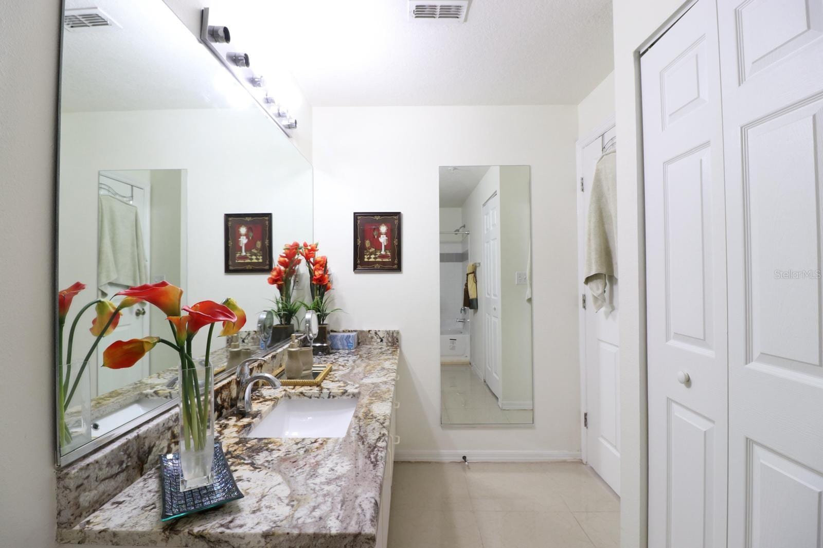 5610 Pinnacle Heights Cir #107 photo 5