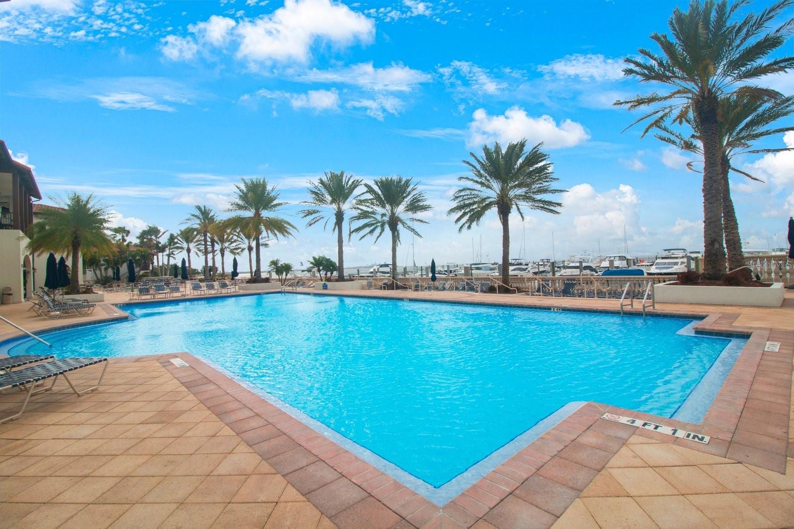 4884 Yacht Club Dr photo 5