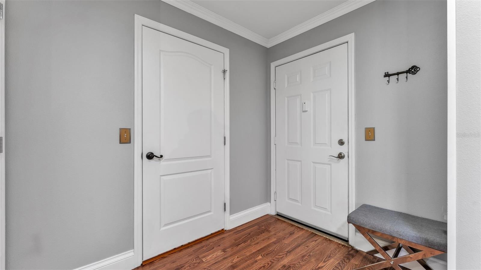 1640 Villa Capri Cir #303 photo 3