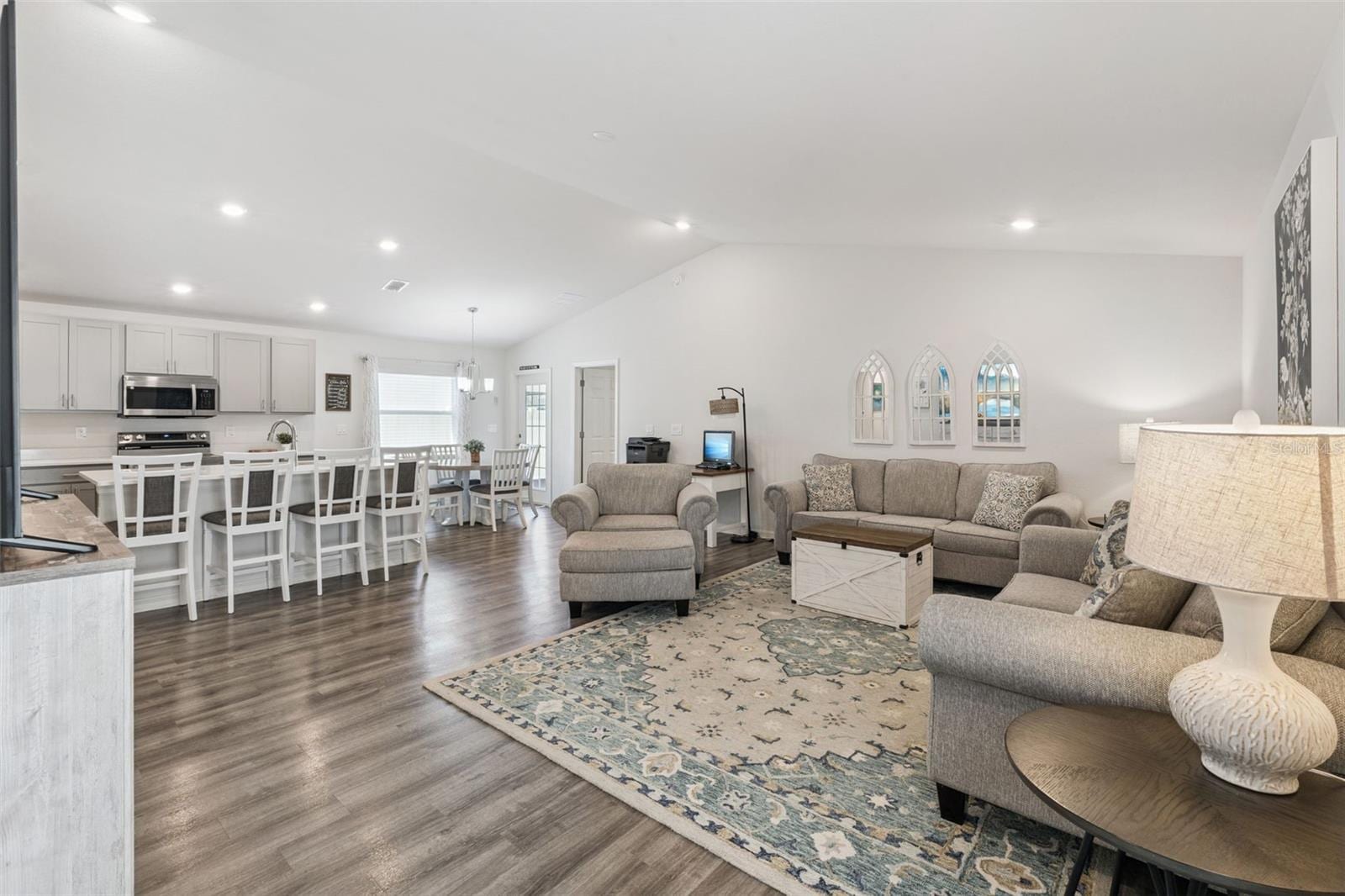 5604 Maddie Dr photo 3