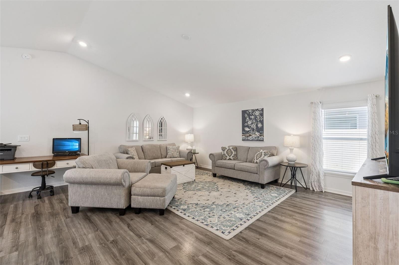 5604 Maddie Dr photo 4