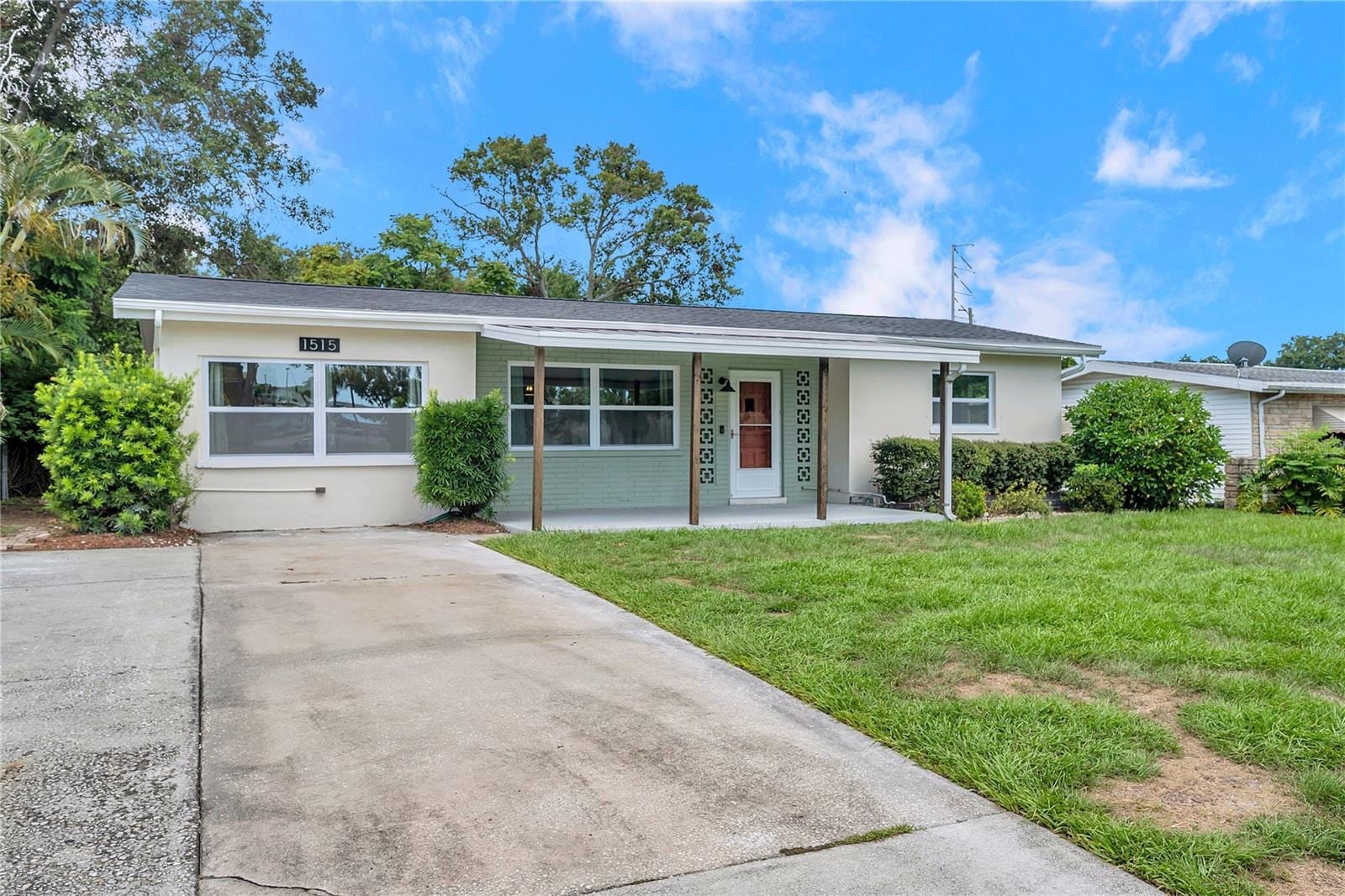 1515 Belleair Rd photo 2