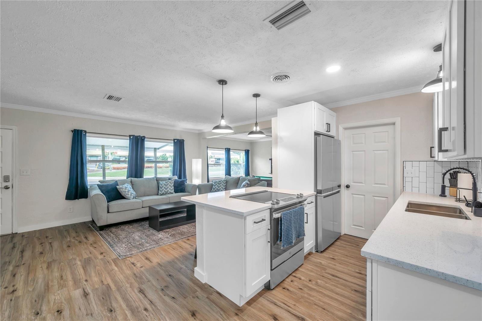 1515 Belleair Rd photo 4