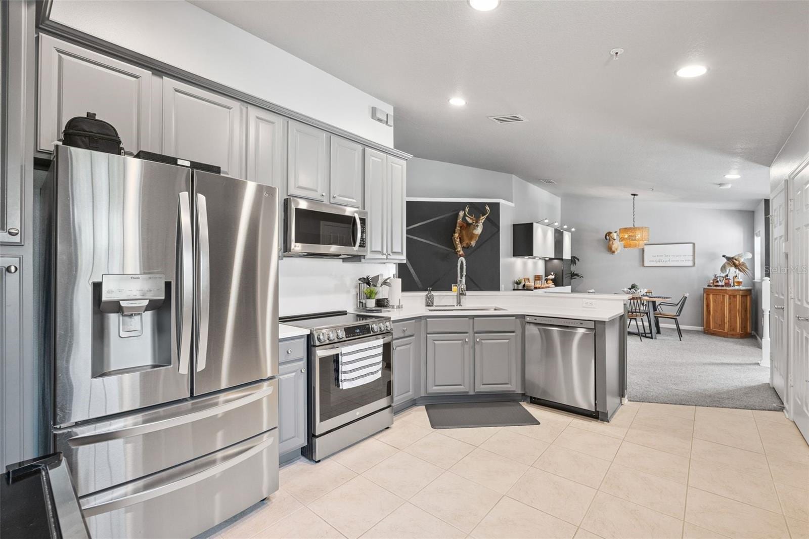 2013 Santa Catalina Ln photo 5