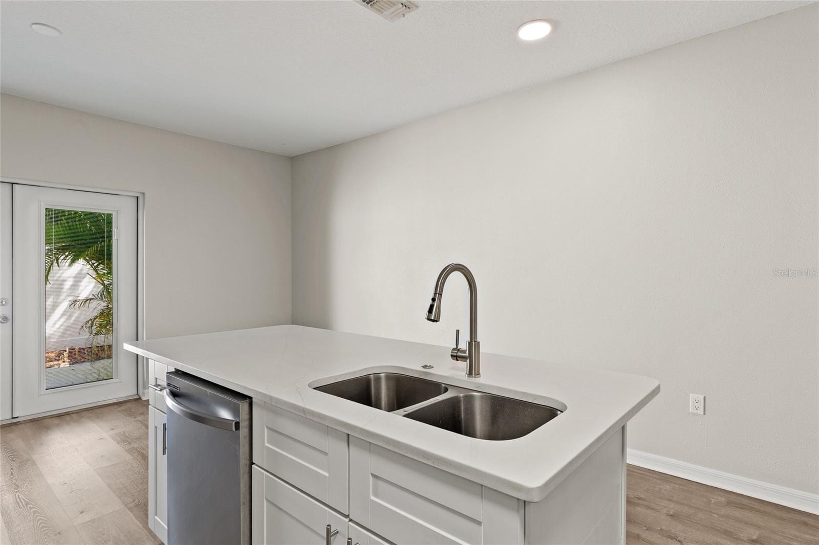 4330 Tyler Cir N photo 5