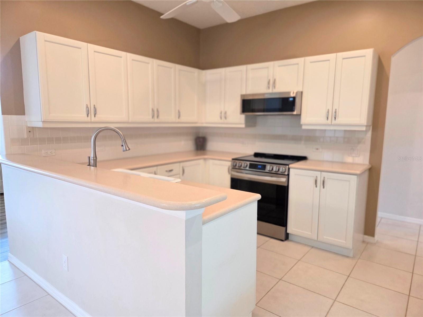 9222 Bonnington Dr photo 3