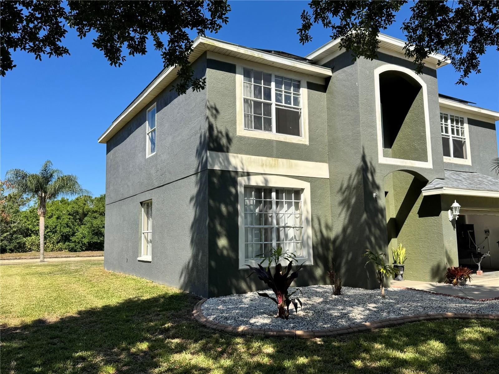 9023 Pinebreeze Dr photo 2
