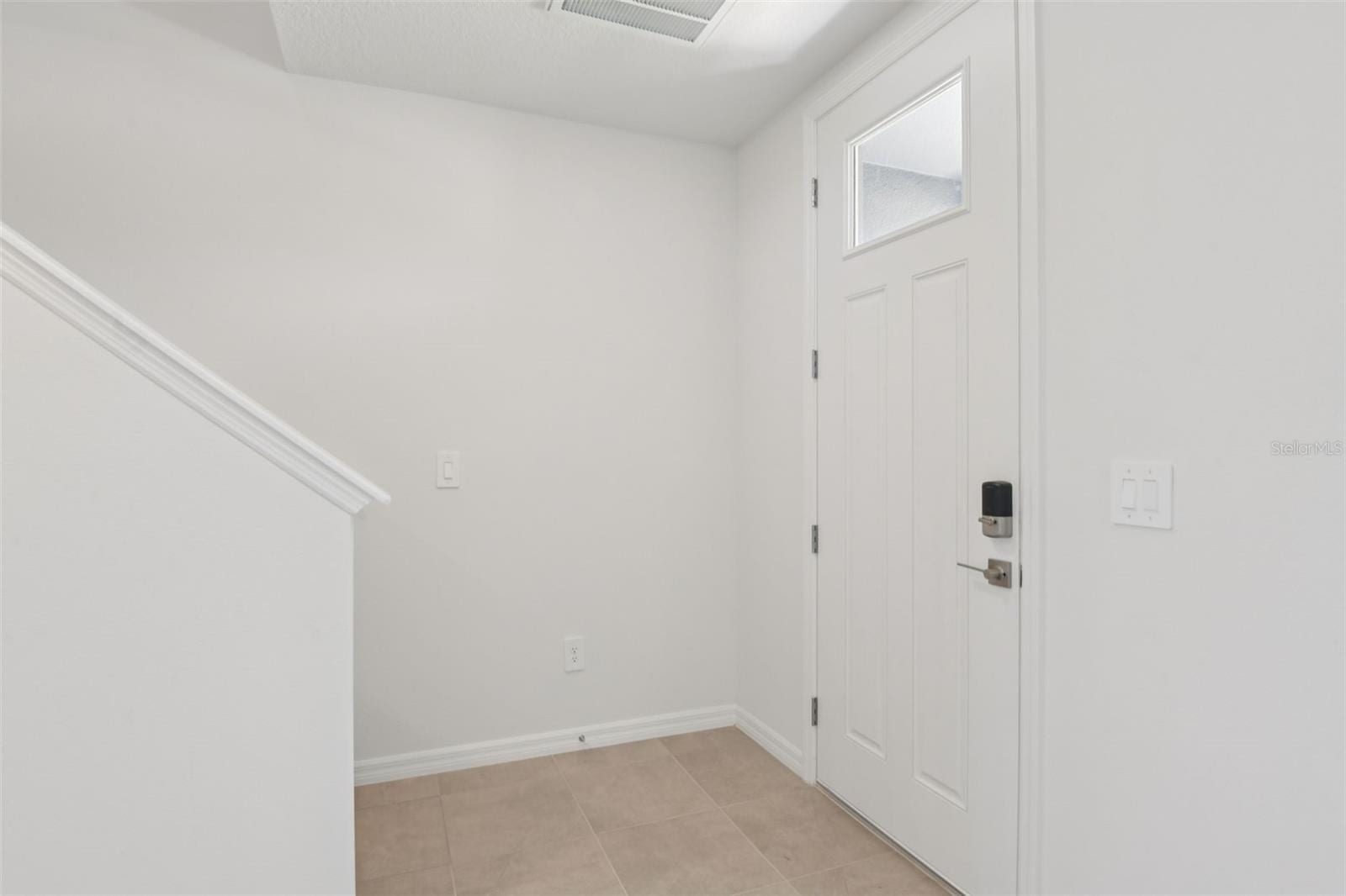 12589 Homeland Dr photo 4