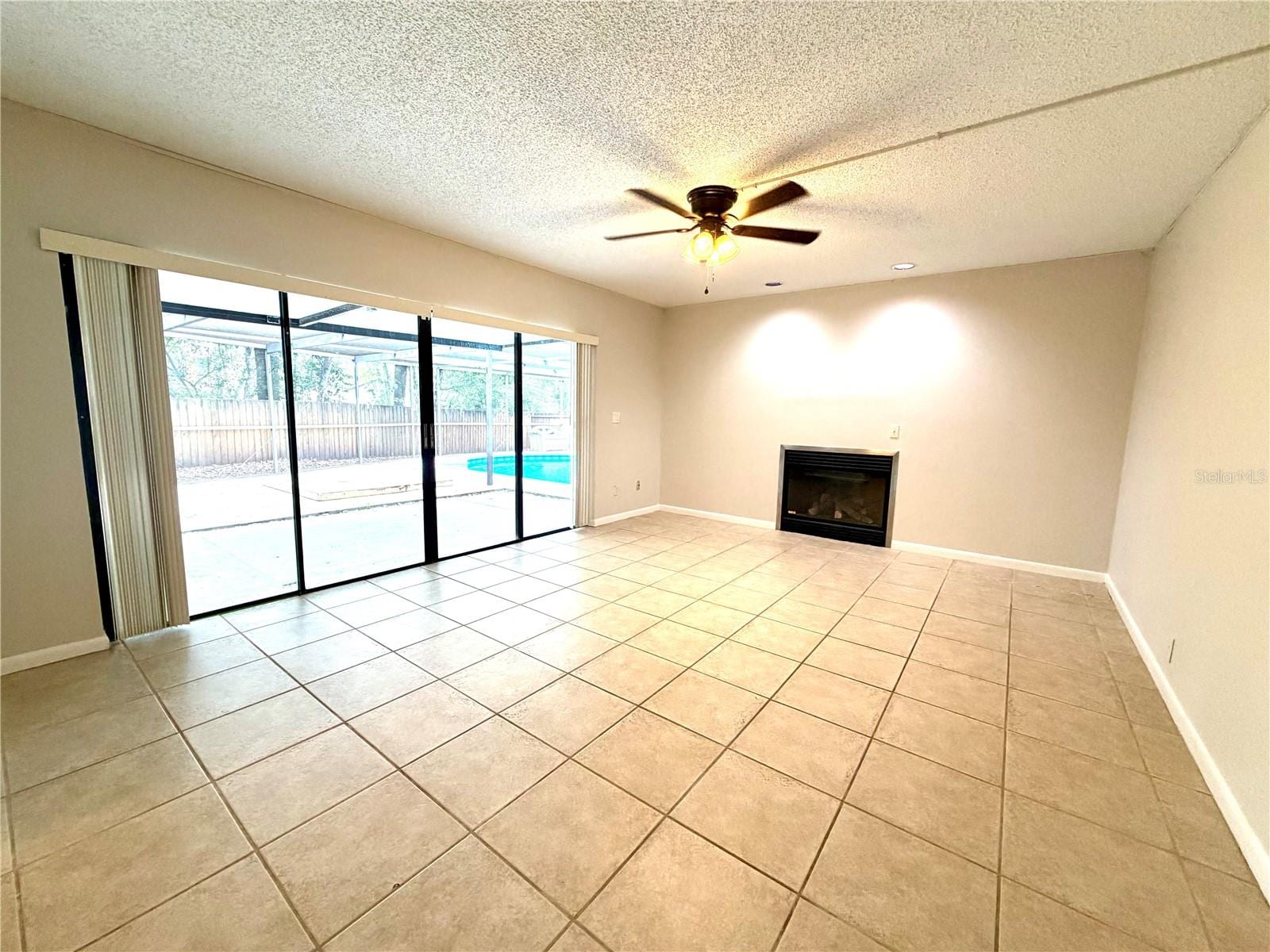 14904 Lake Forest Dr photo 3